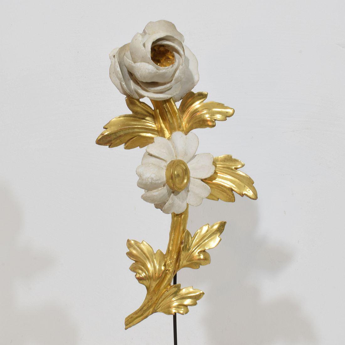 Pair Italian 18/19th Century Hand Carved Giltwood Floral Ornaments For Sale 7