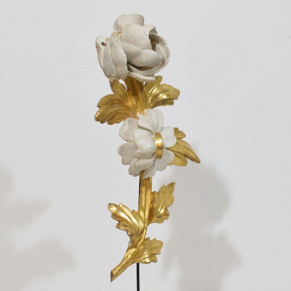 Pair Italian 18/19th Century Hand Carved Giltwood Floral Ornaments For Sale 9