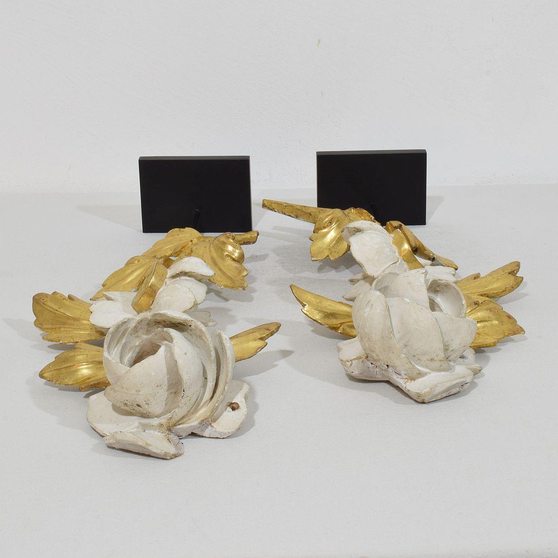 Pair Italian 18/19th Century Hand Carved Giltwood Floral Ornaments For Sale 13