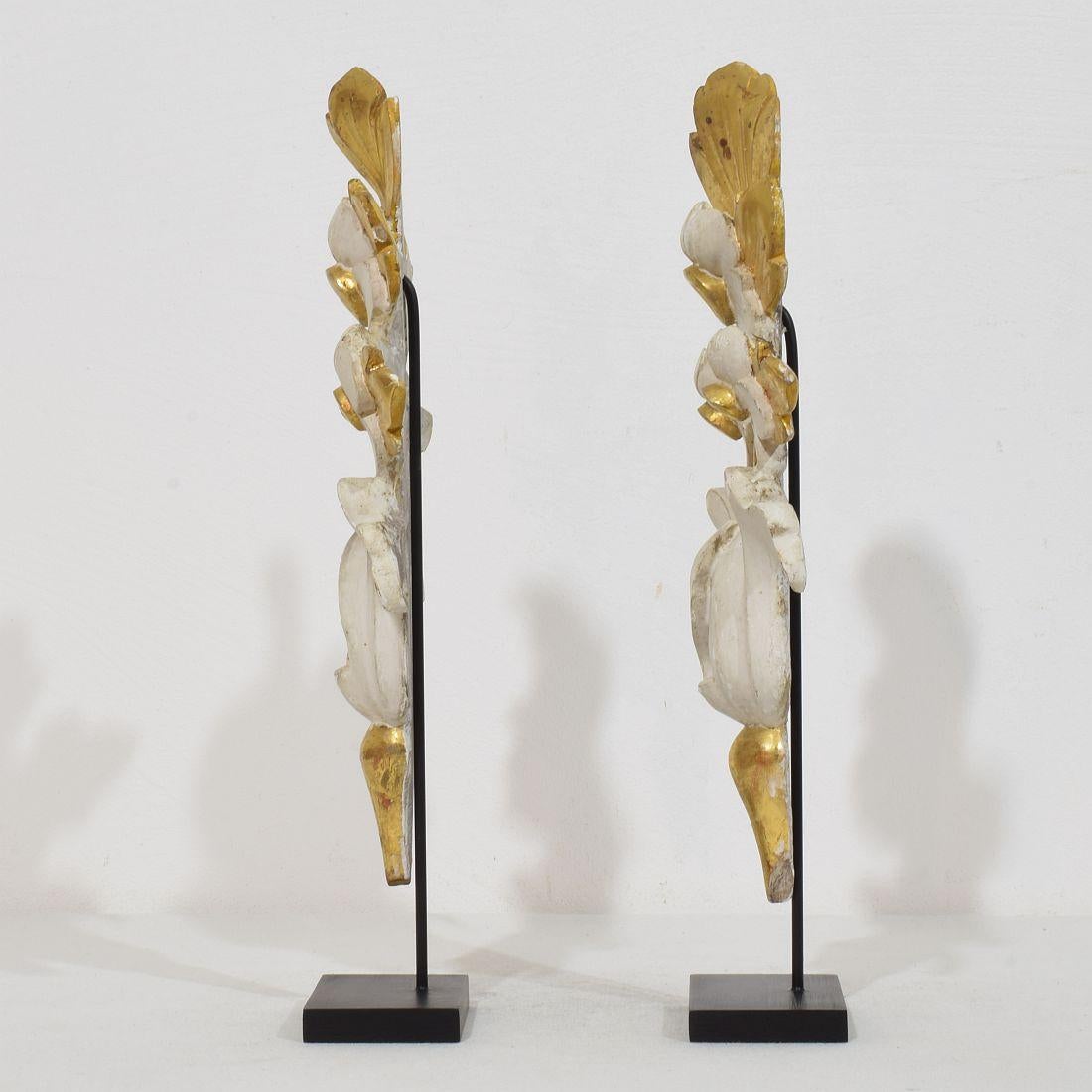 Wood Pair Italian 18/19th Century Hand Carved Giltwood Floral Ornaments For Sale