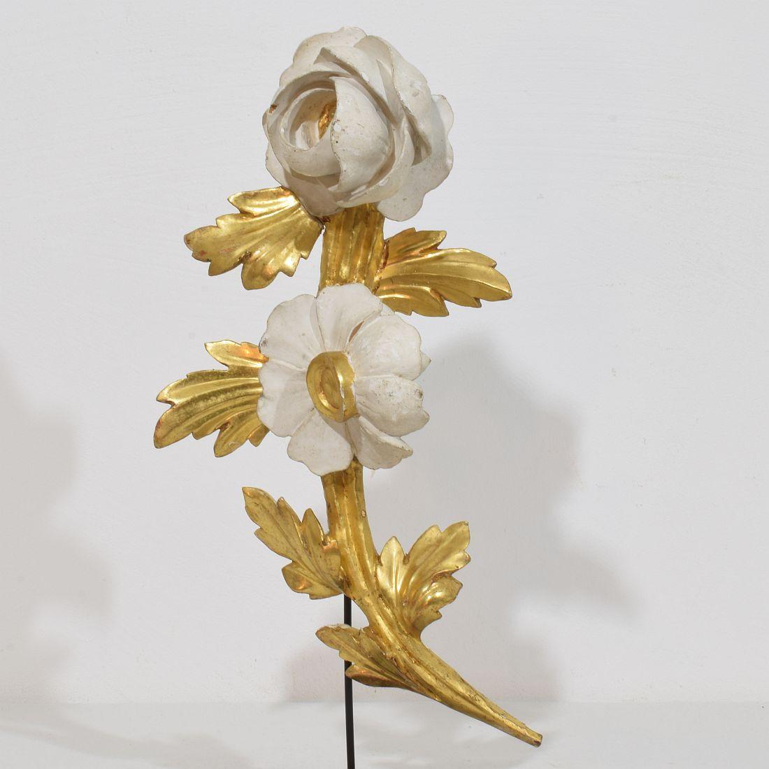 Pair Italian 18/19th Century Hand Carved Giltwood Floral Ornaments For Sale 1