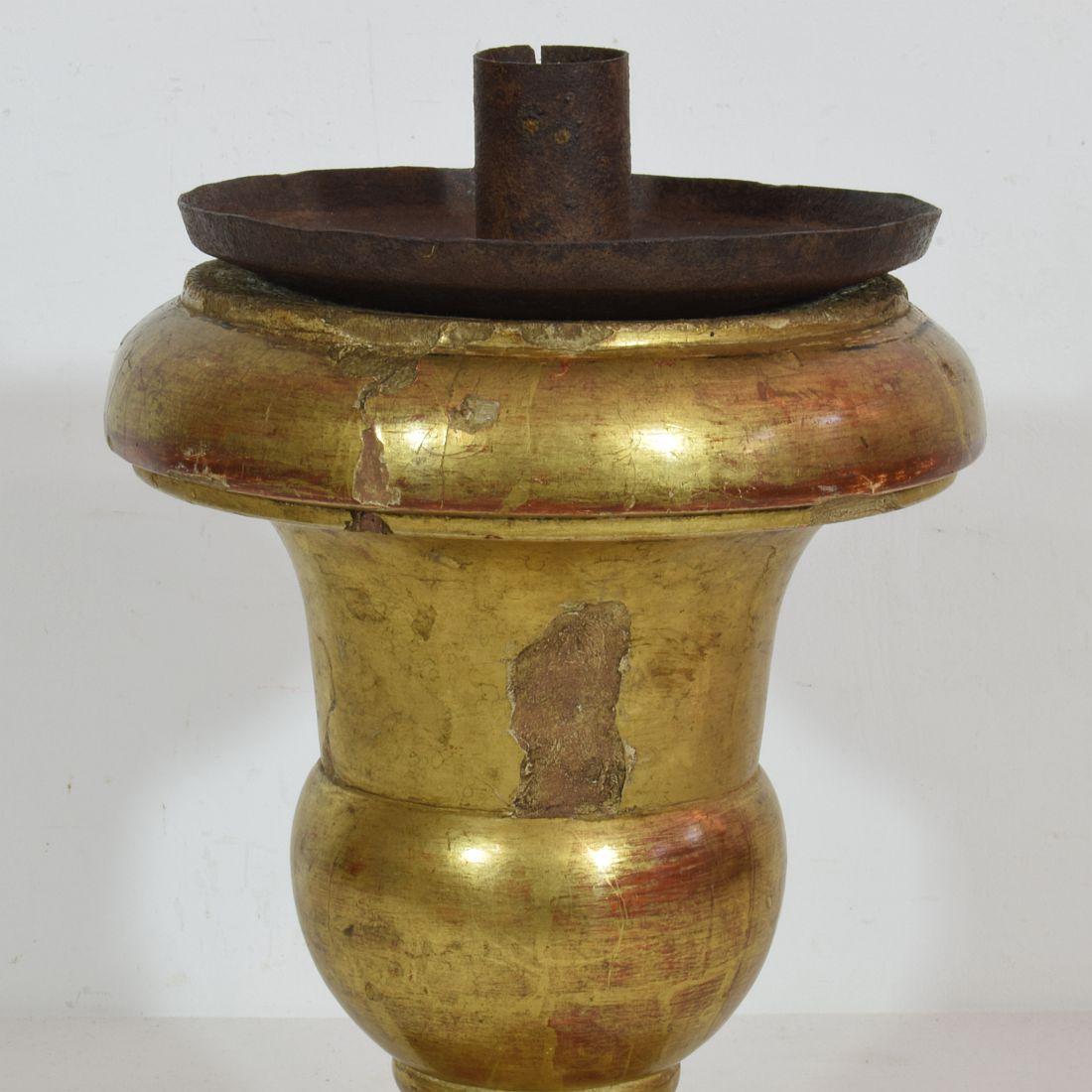 Paire de chandeliers Médicis en bois doré sculpté du XIXe siècle en vente 11