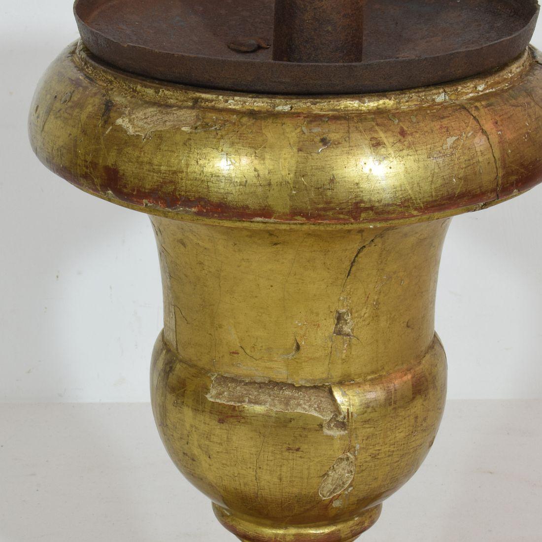 Paire de chandeliers Médicis en bois doré sculpté du XIXe siècle en vente 3