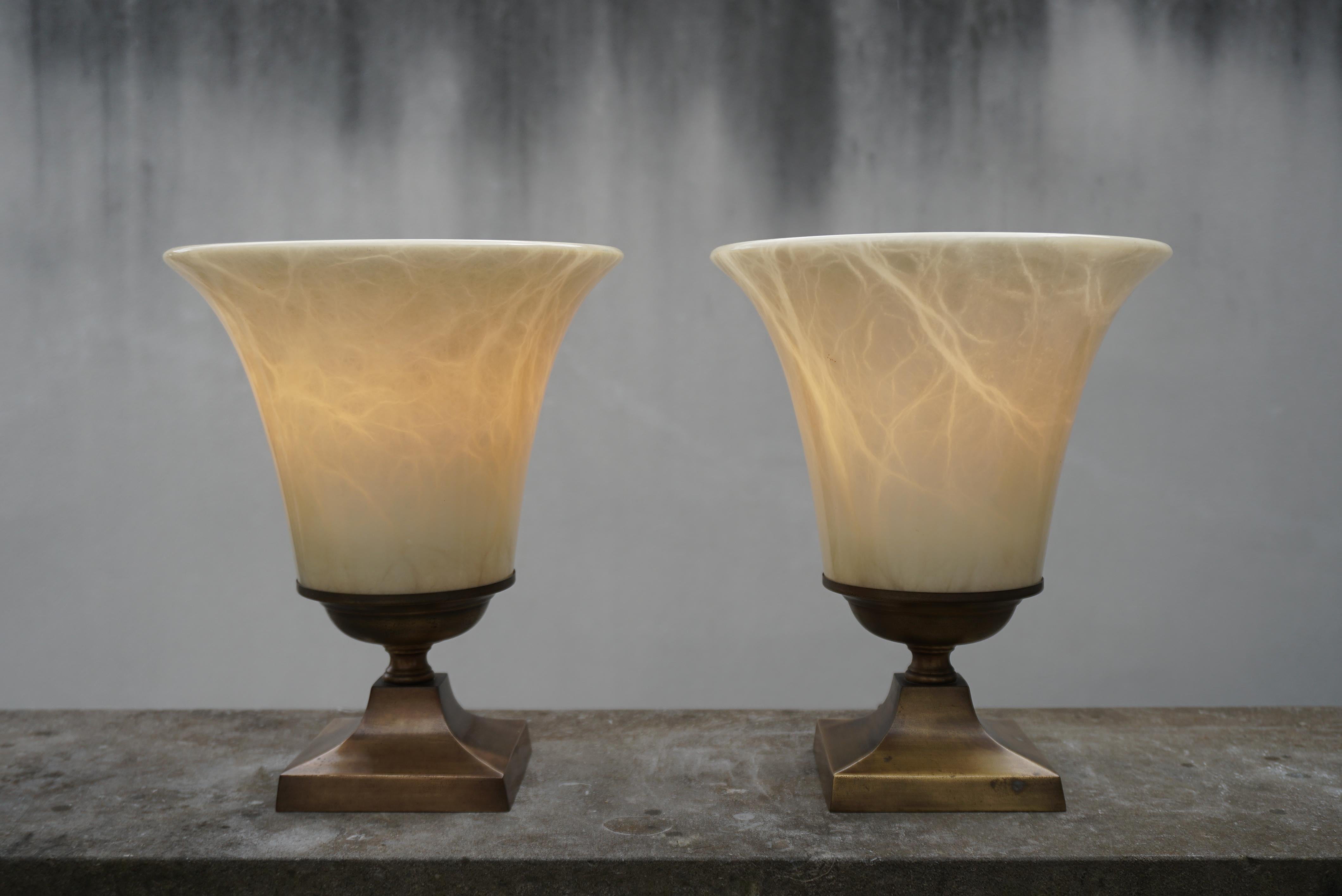 Pair Italian Alabaster Table Lamp In Good Condition For Sale In Antwerp, BE