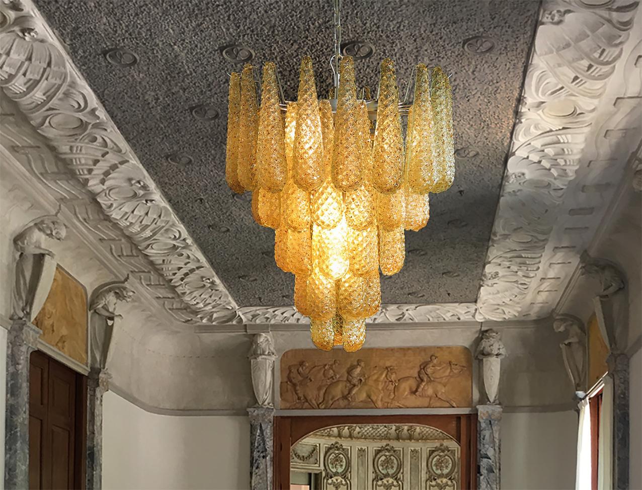 Paire de lustres italiens en cristal d'ambre de Murano en vente 8