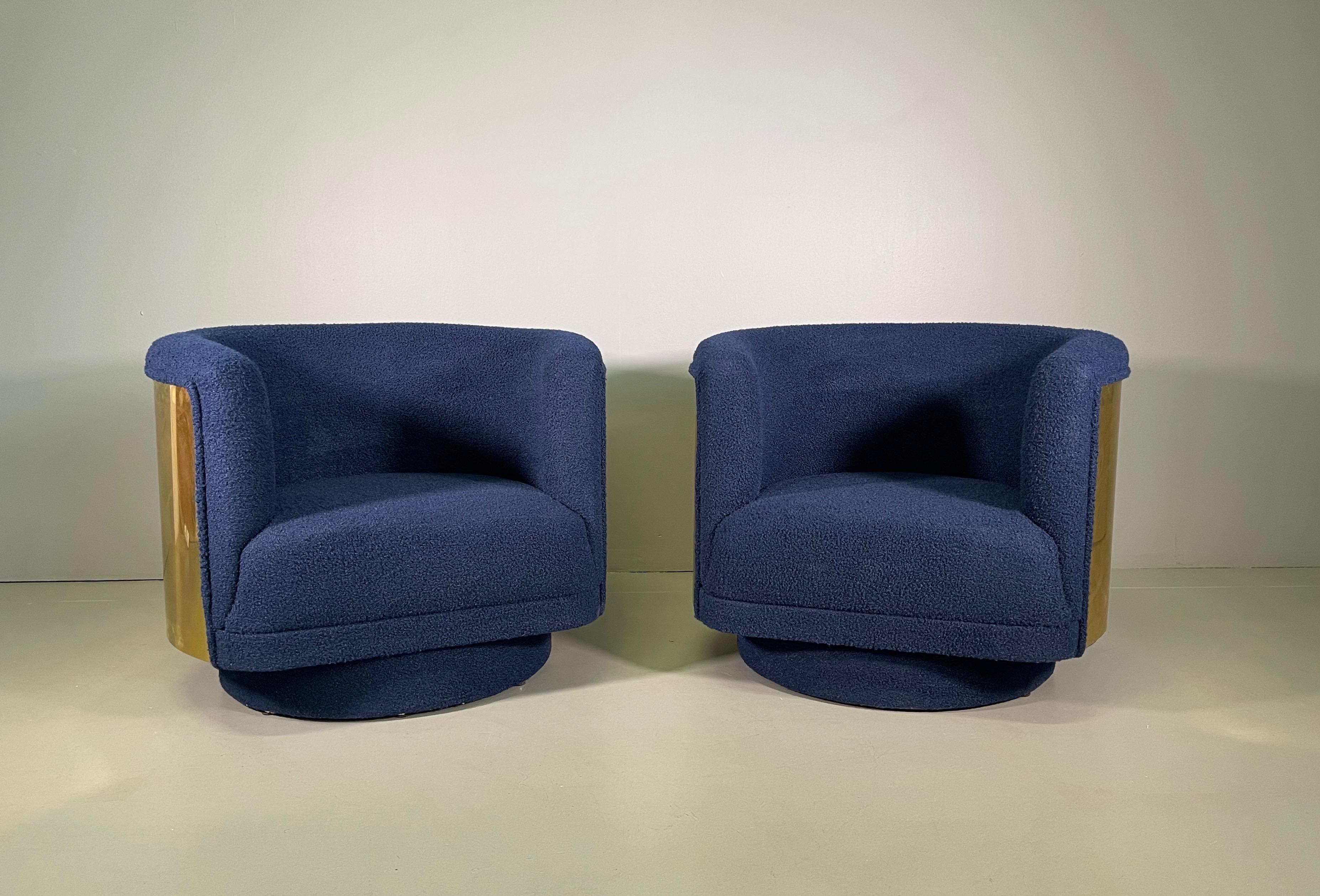 Pair Italian armchair in brass and blue wool bouclé fabric.
