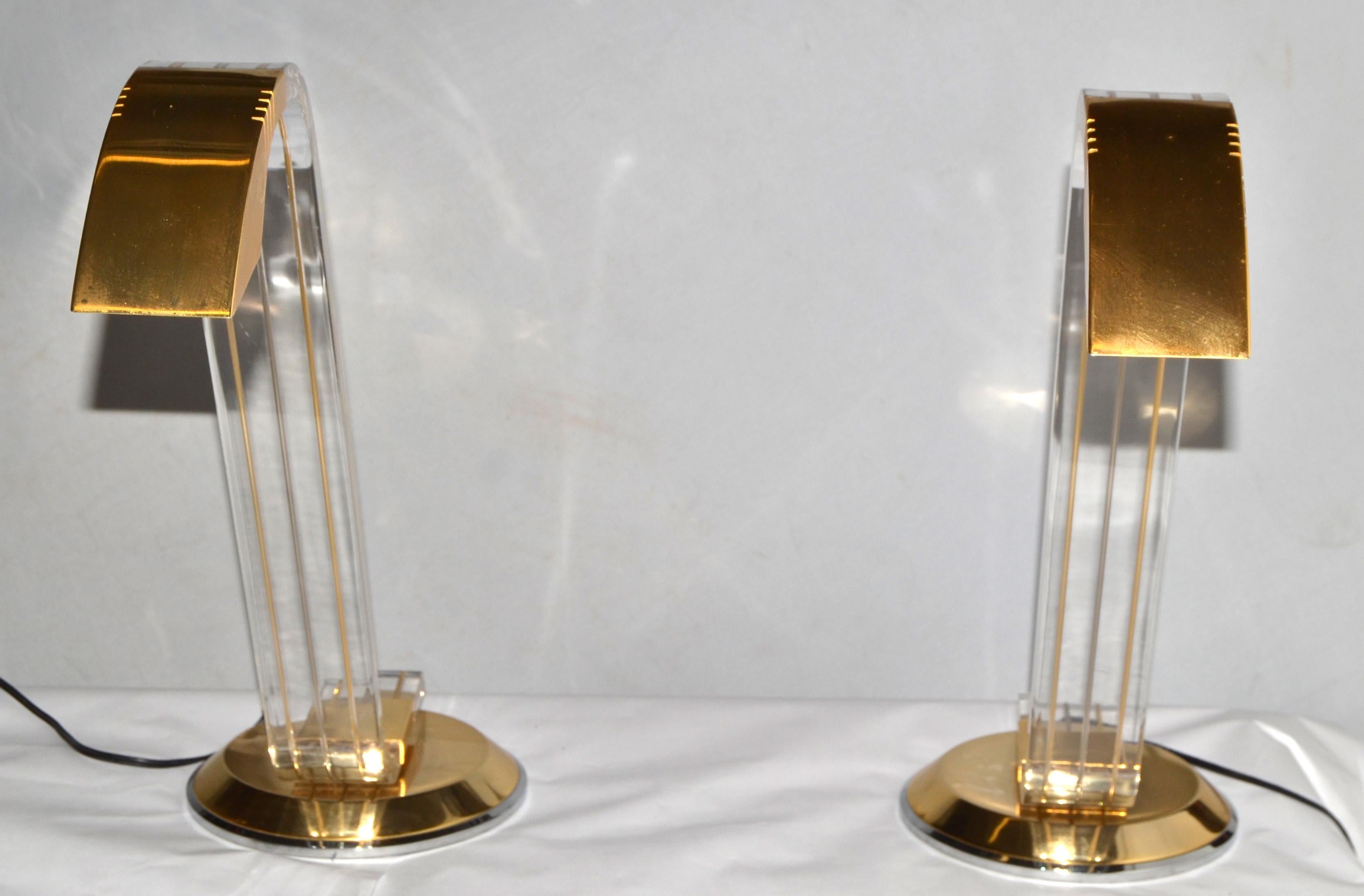 20th Century Pair Italian Arredoluce Style Mid-Century Modern Swing Brass Lucite Table Lamps  For Sale