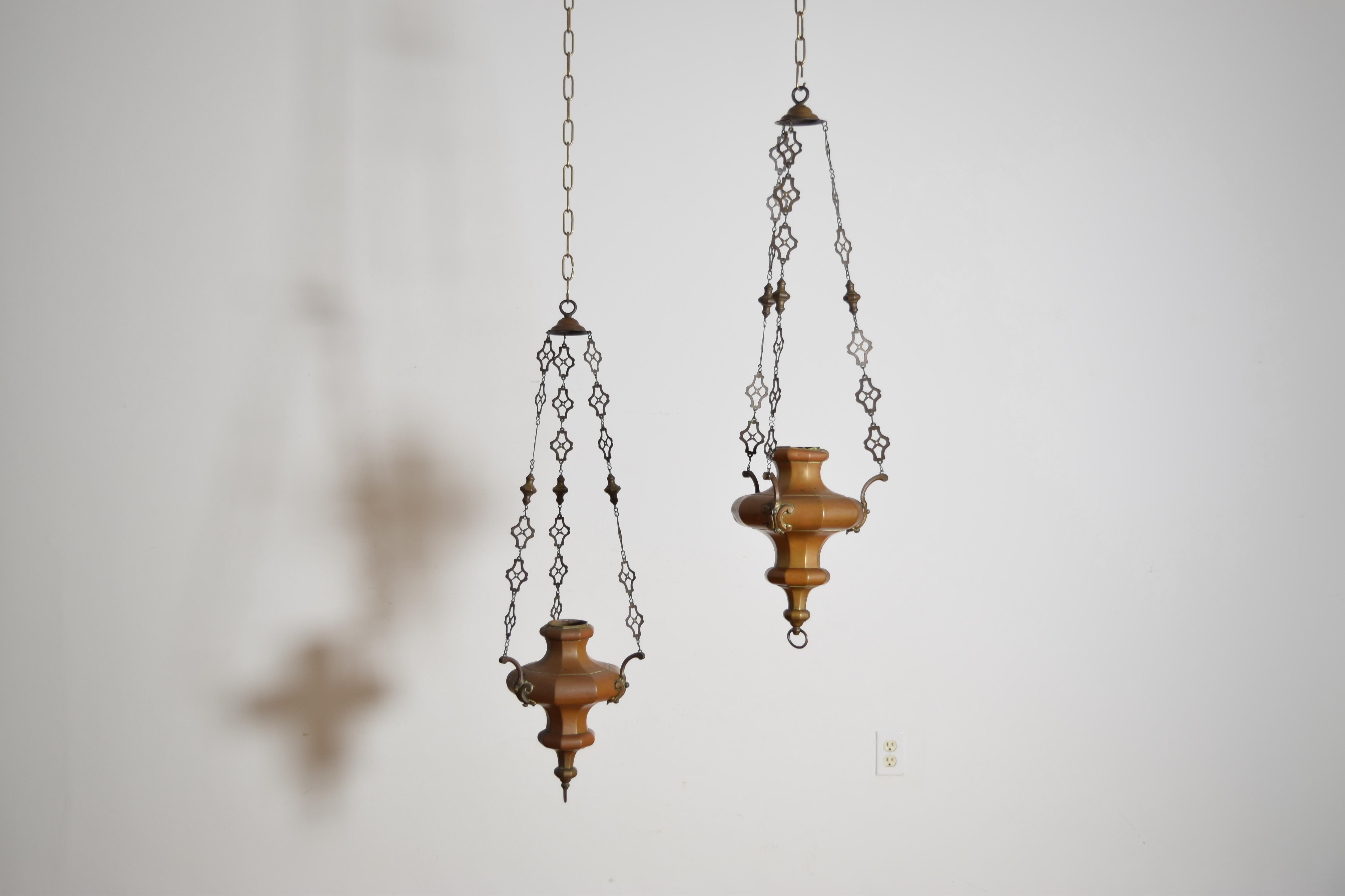 Pair Italian Baroque Period Bronze Censers, mid 17th century In Good Condition For Sale In Atlanta, GA
