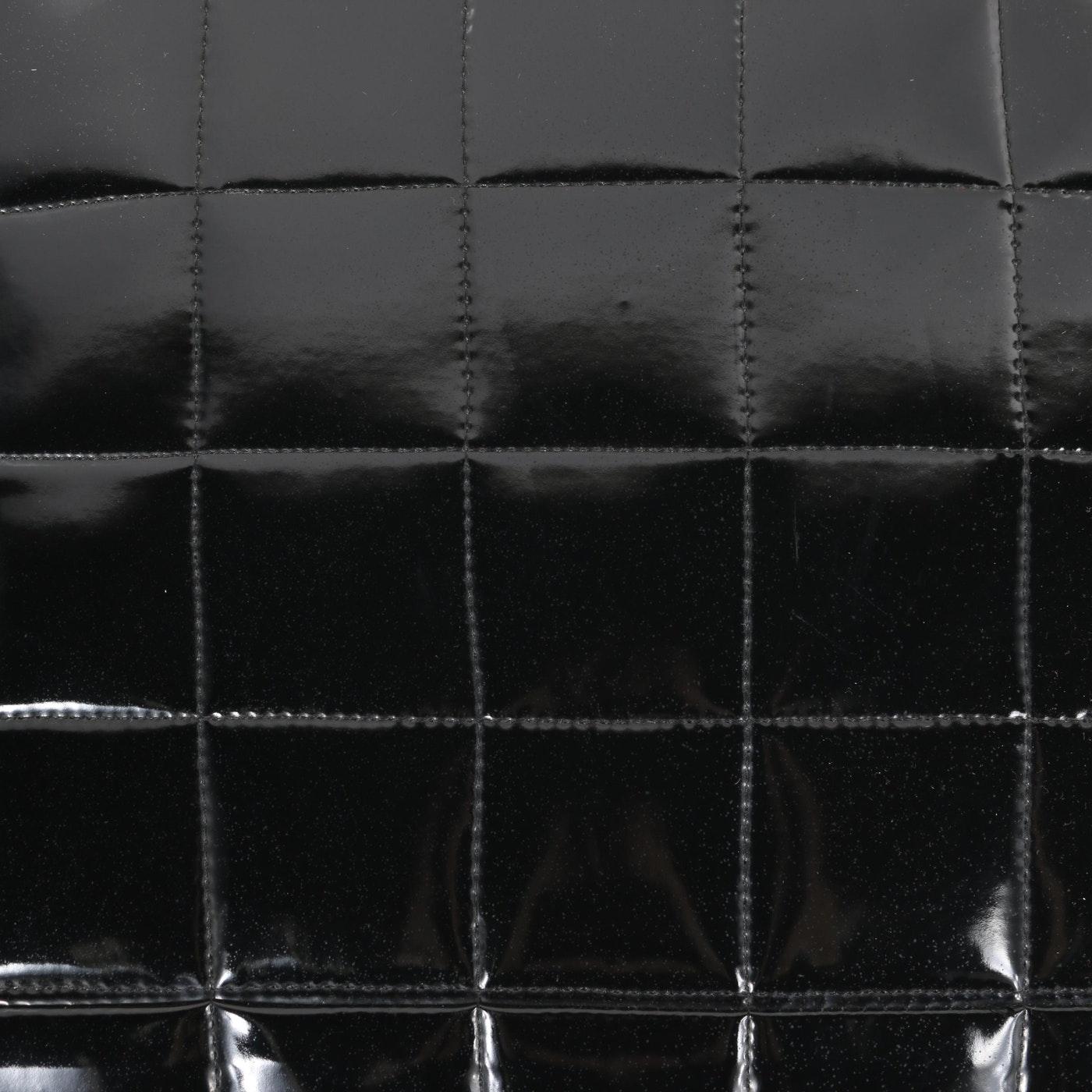 Paar italienische Hocker oder Sitzkissen aus schwarzem Lackleder im Angebot 2