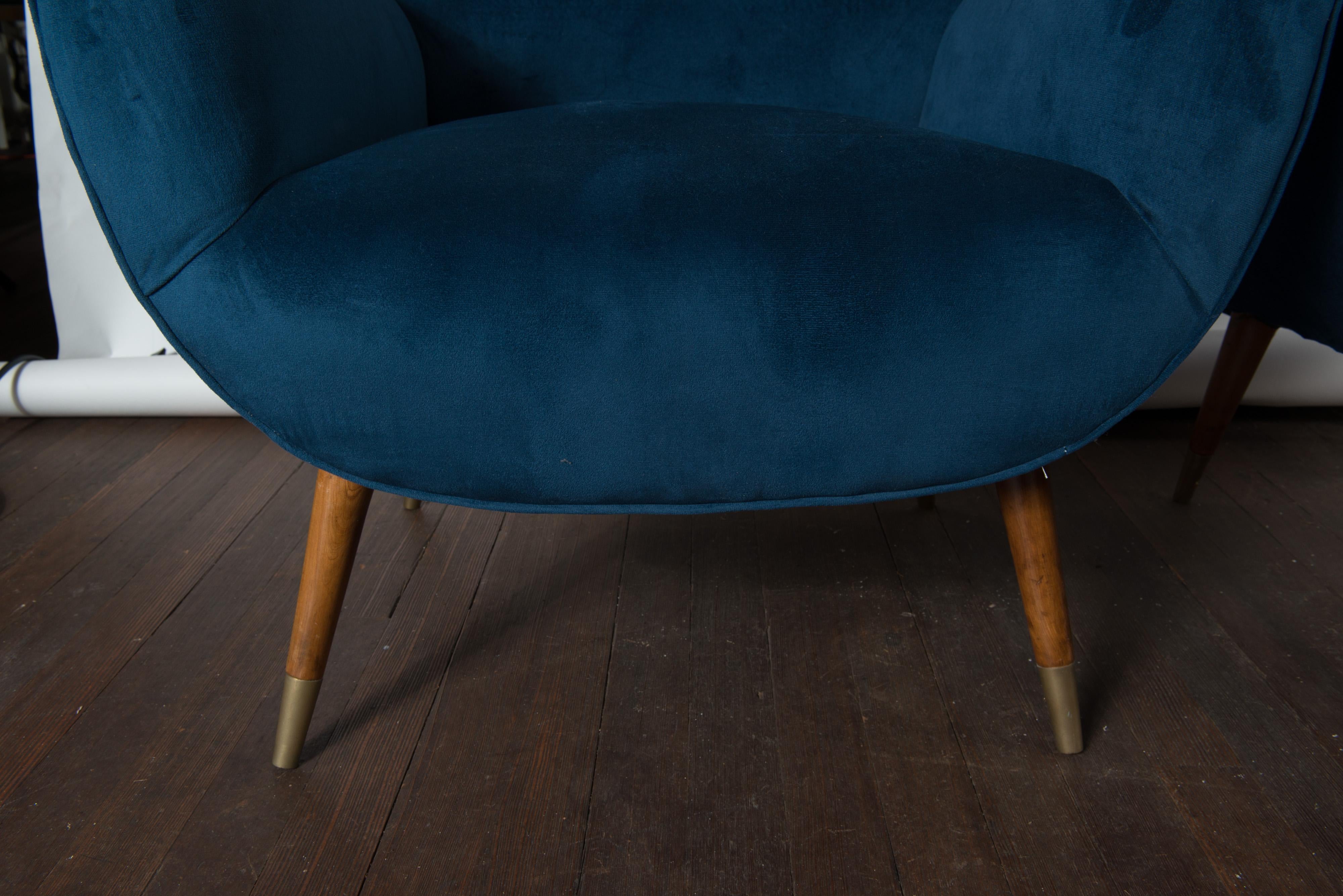 Mid-20th Century Pair of Italian Blue Velvet Mid-Century Modern Lounge Chairs