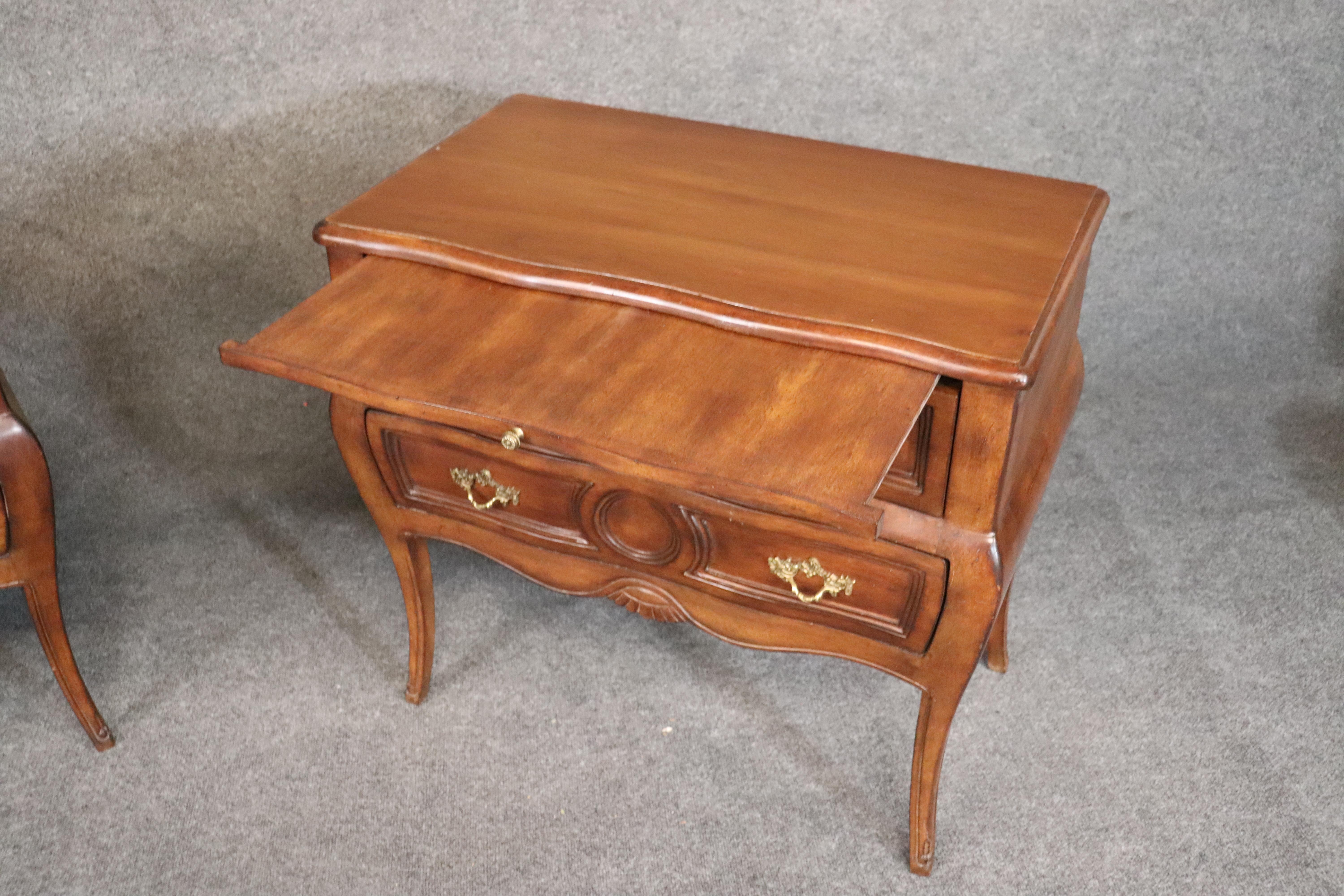 Mid-20th Century Italian Bombe Walnut Nightstands Commodes with Slide Out Trays circa 1950s, Pair