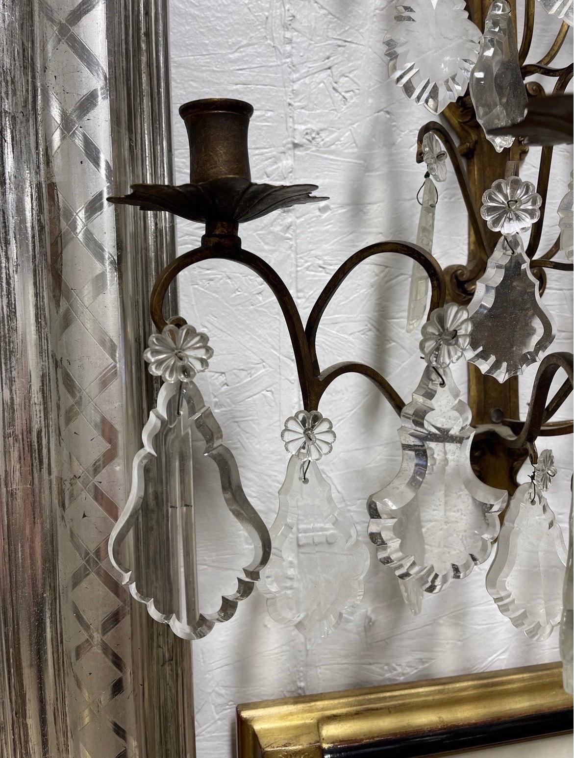 Bronze Paire d'appliques à 4 bougies italiennes en bronze et cristal, demande de renseignements pour le câblage