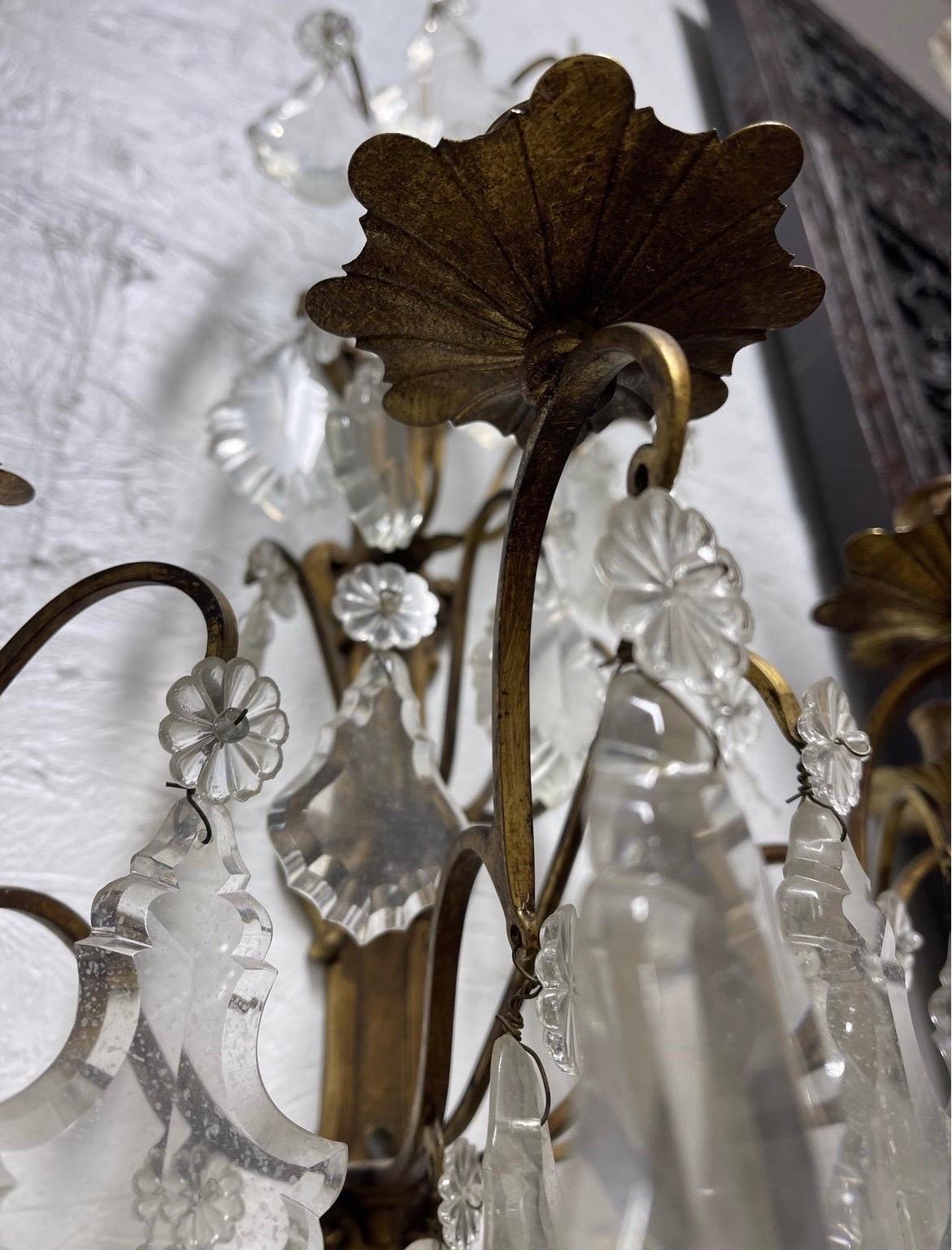 Paar italienische 4-Licht-Kerzenleuchter aus Bronze und Kristall, Anfrage für Verkabelung 3