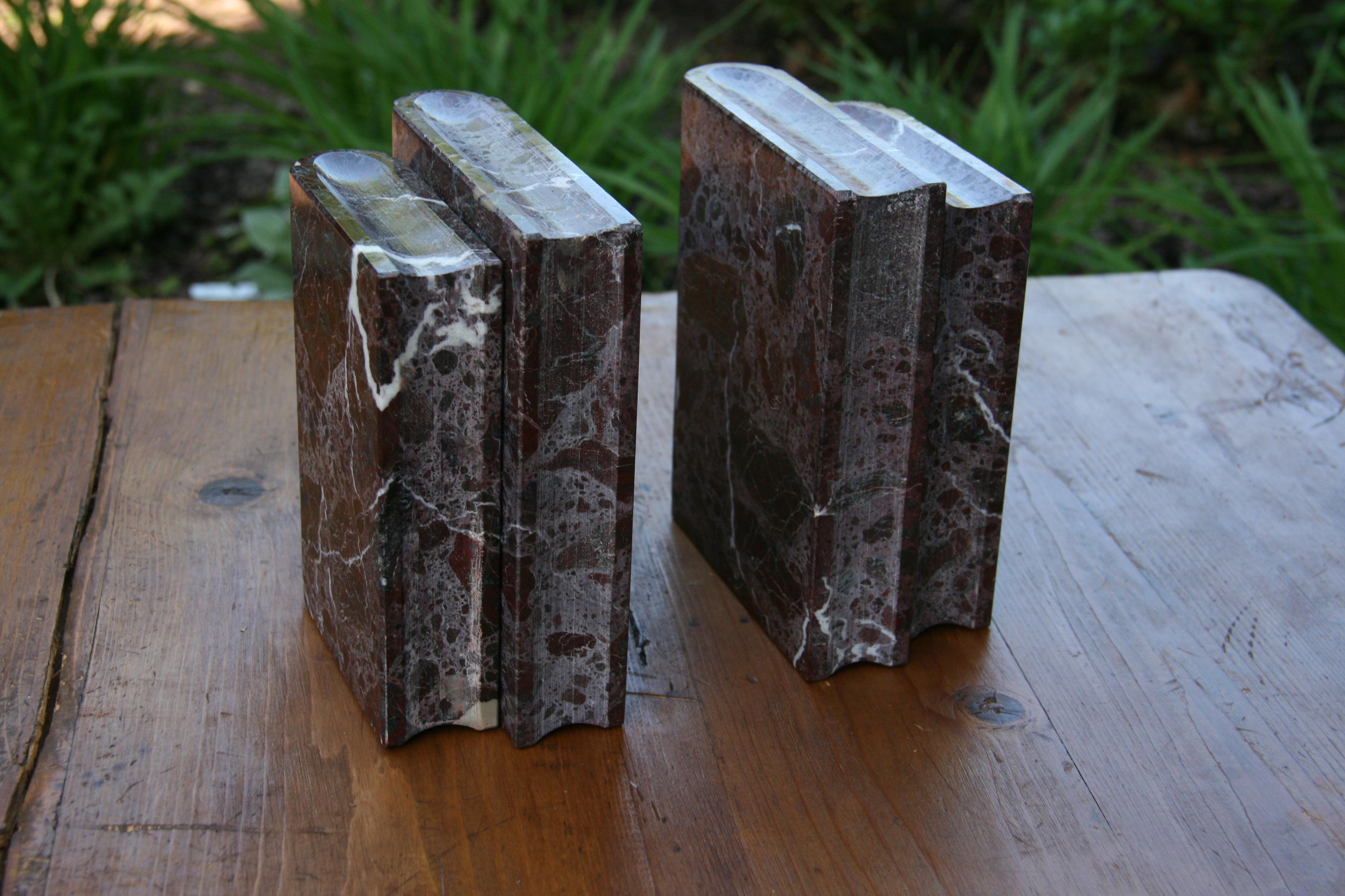 3-1116 A substantial pair of Italian MCM burgundy and white marble 'book' bookends.