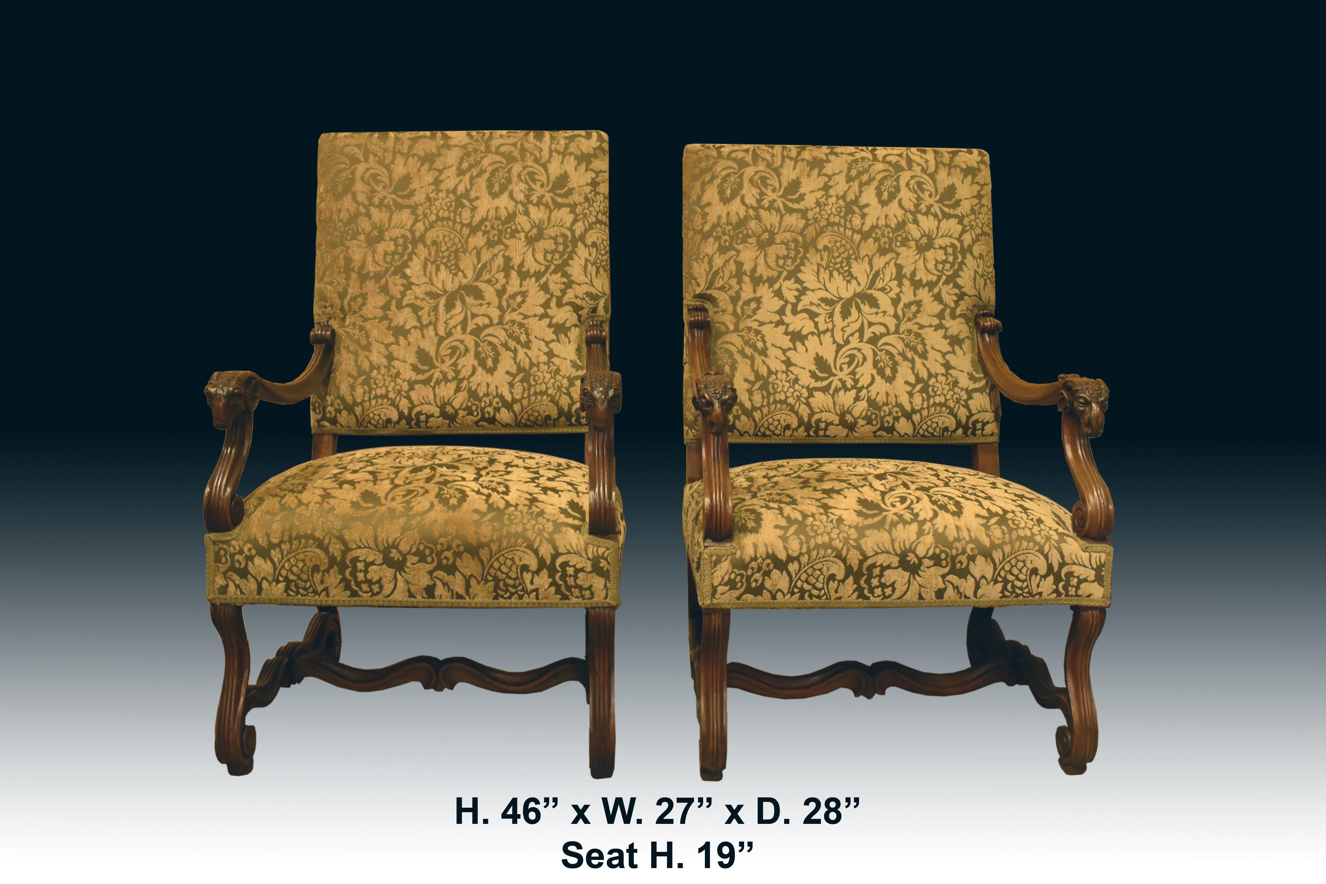 Baroque Pair of Italian Carved Walnut Armchairs, 19th Century