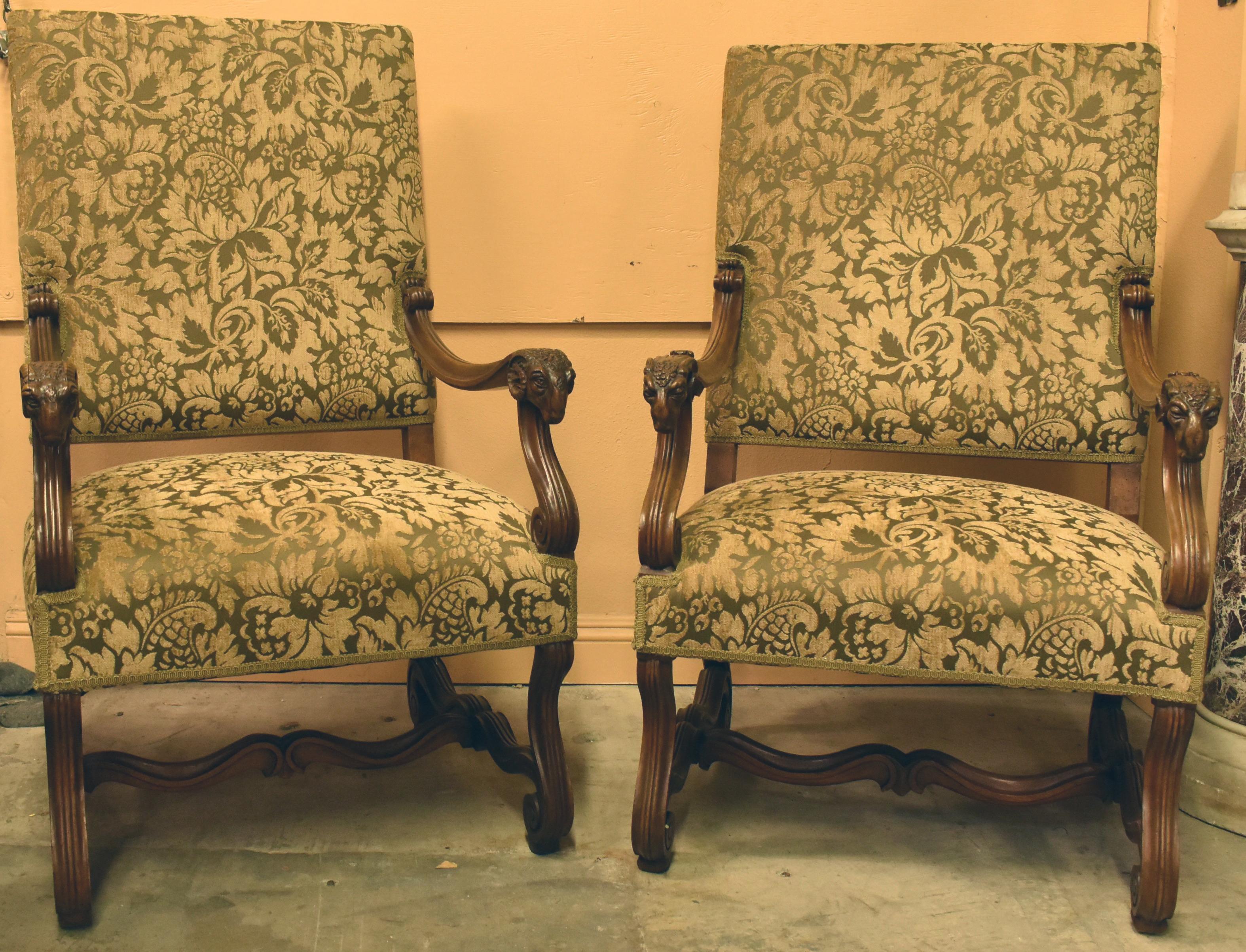 Hand-Carved Pair of Italian Carved Walnut Armchairs, 19th Century