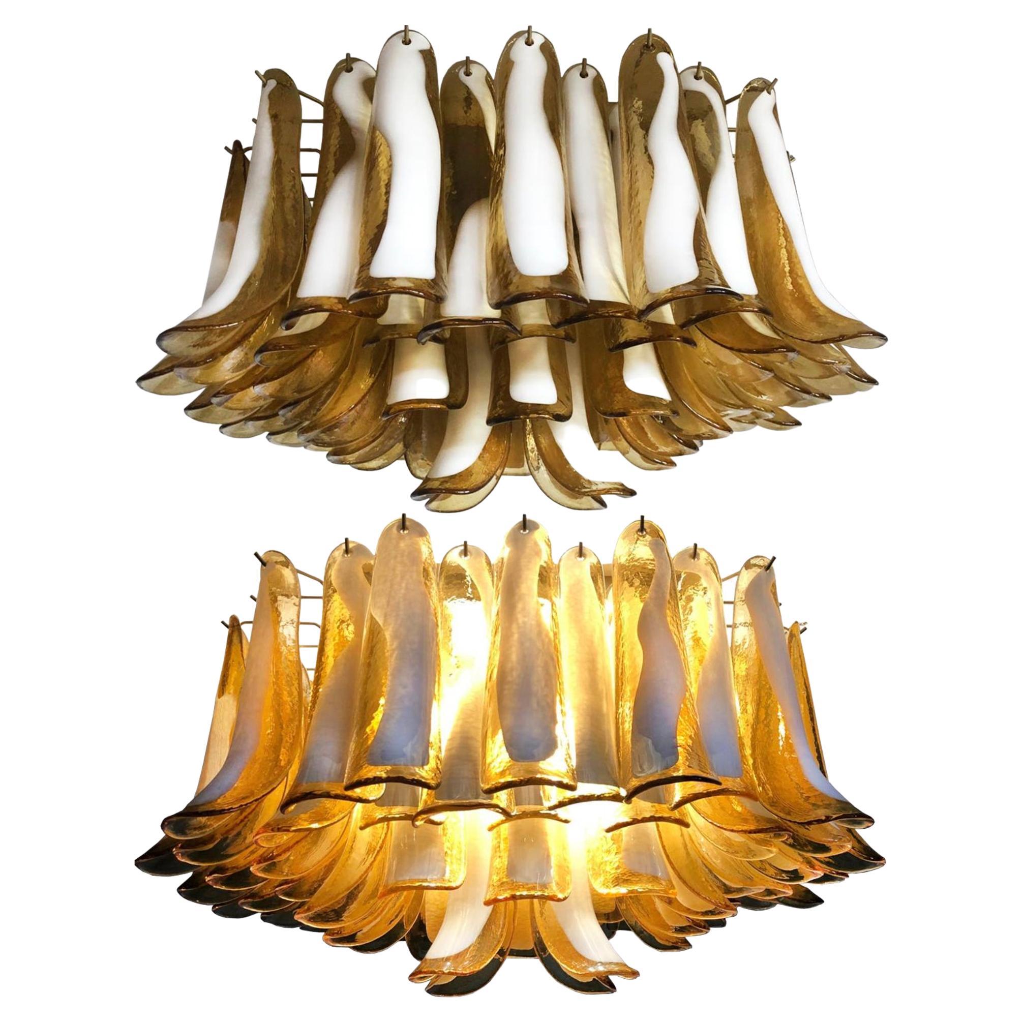 Coppia di lampade da soffitto italiane, vetro a petali, Murano