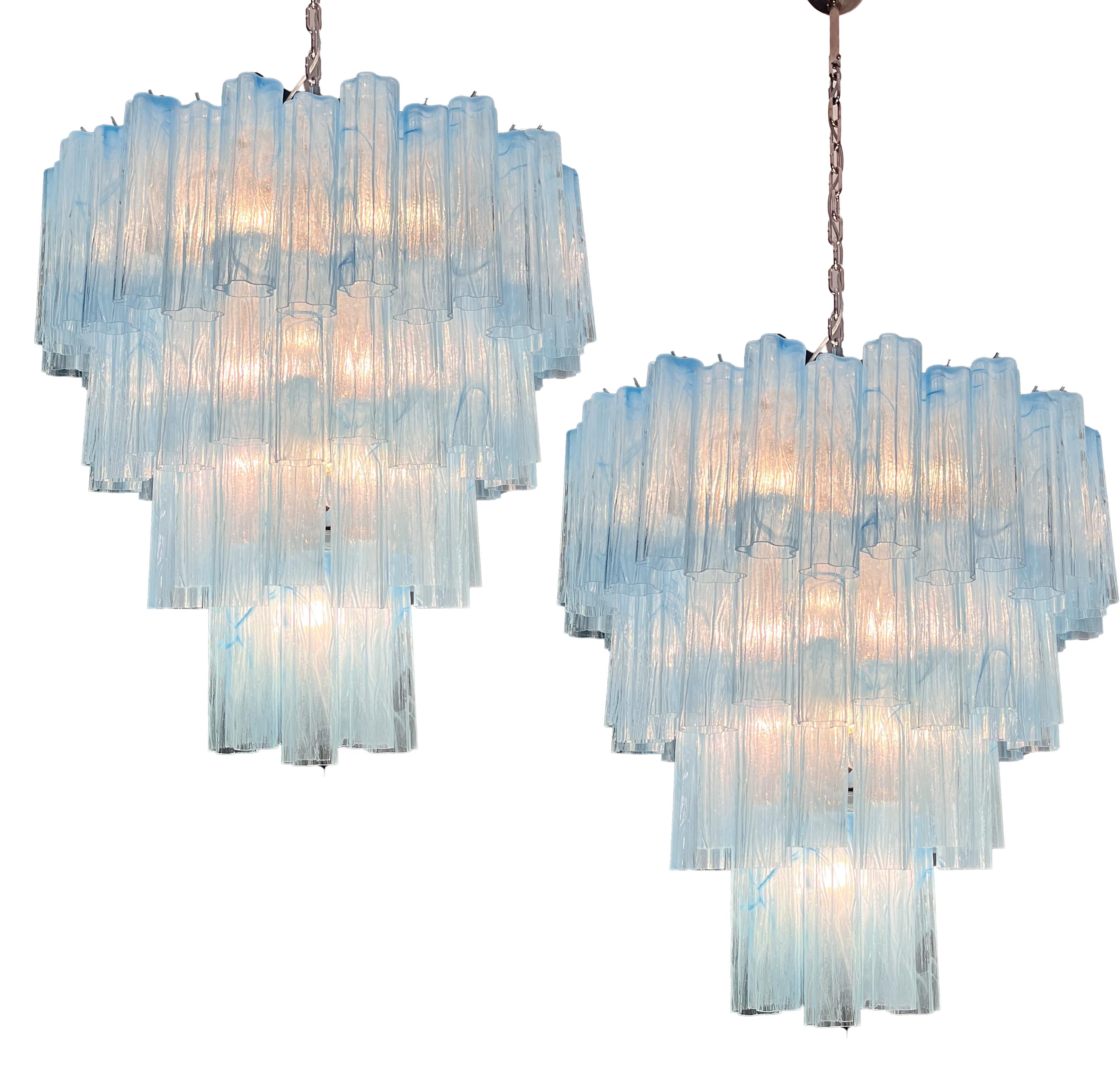 Coppia di lampadari italiani in vetro di Murano