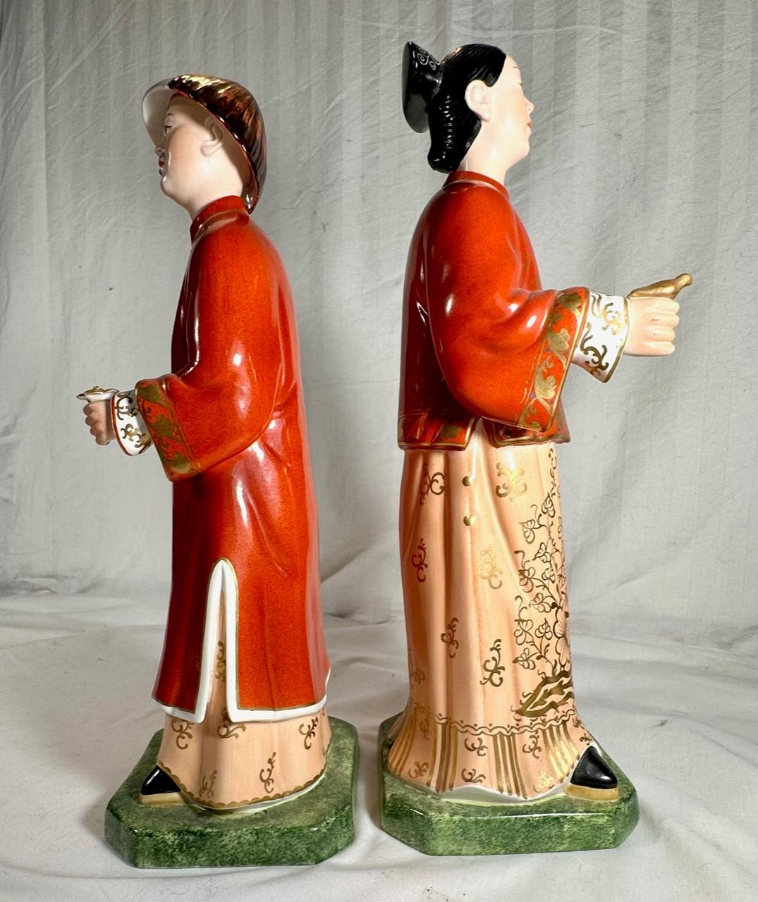 Peint à la main Paire de figurines en porcelaine de chinoiseries italiennes à tête tombante, Mottahedeh, Italie. en vente