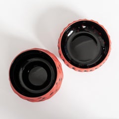 Ciotole moderne in vetro di Murano color corallo-nero con decoro Battuto di Afro Celotto