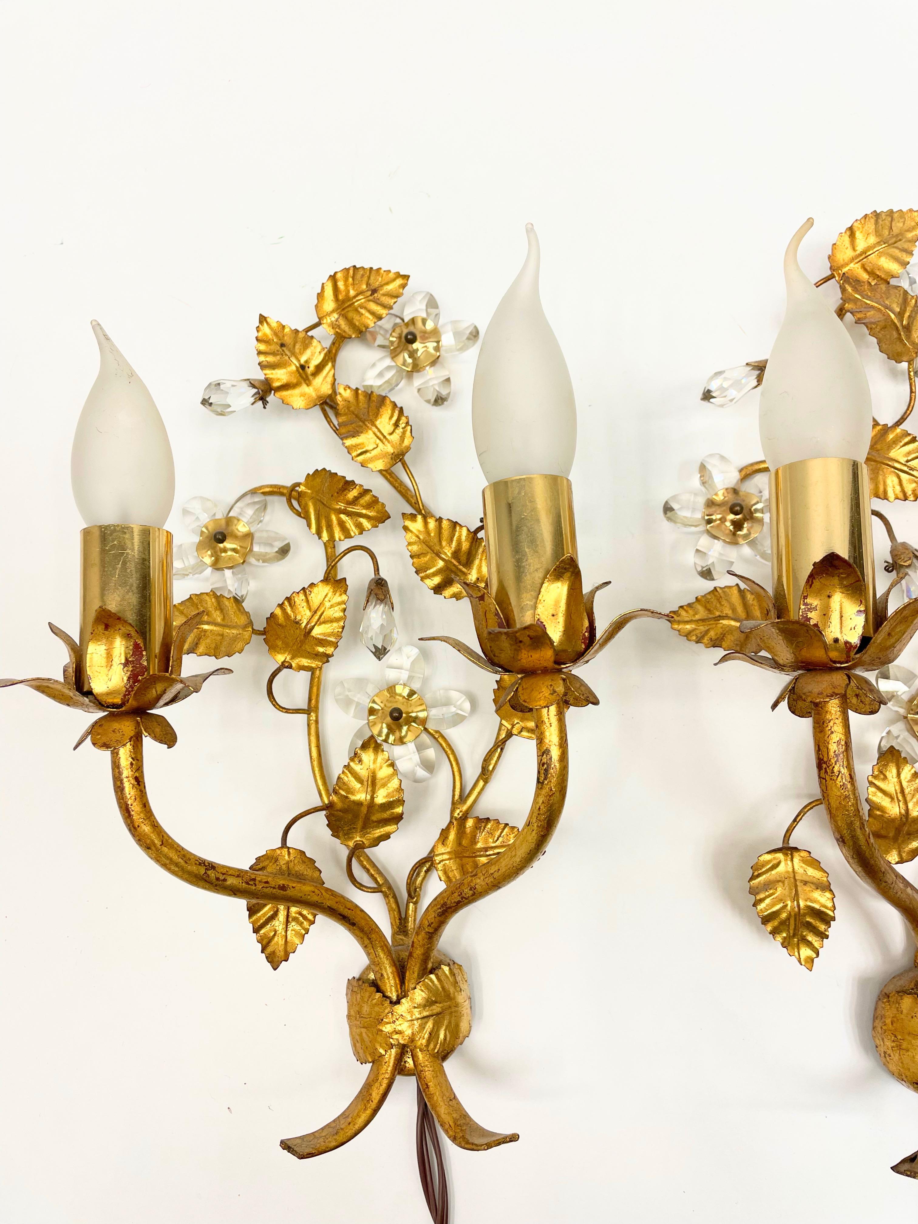 Pair of Italian Crystal Flower Gilt Wall Sconce by Banci Florence, Italy, 1950s In Good Condition In Nuernberg, DE