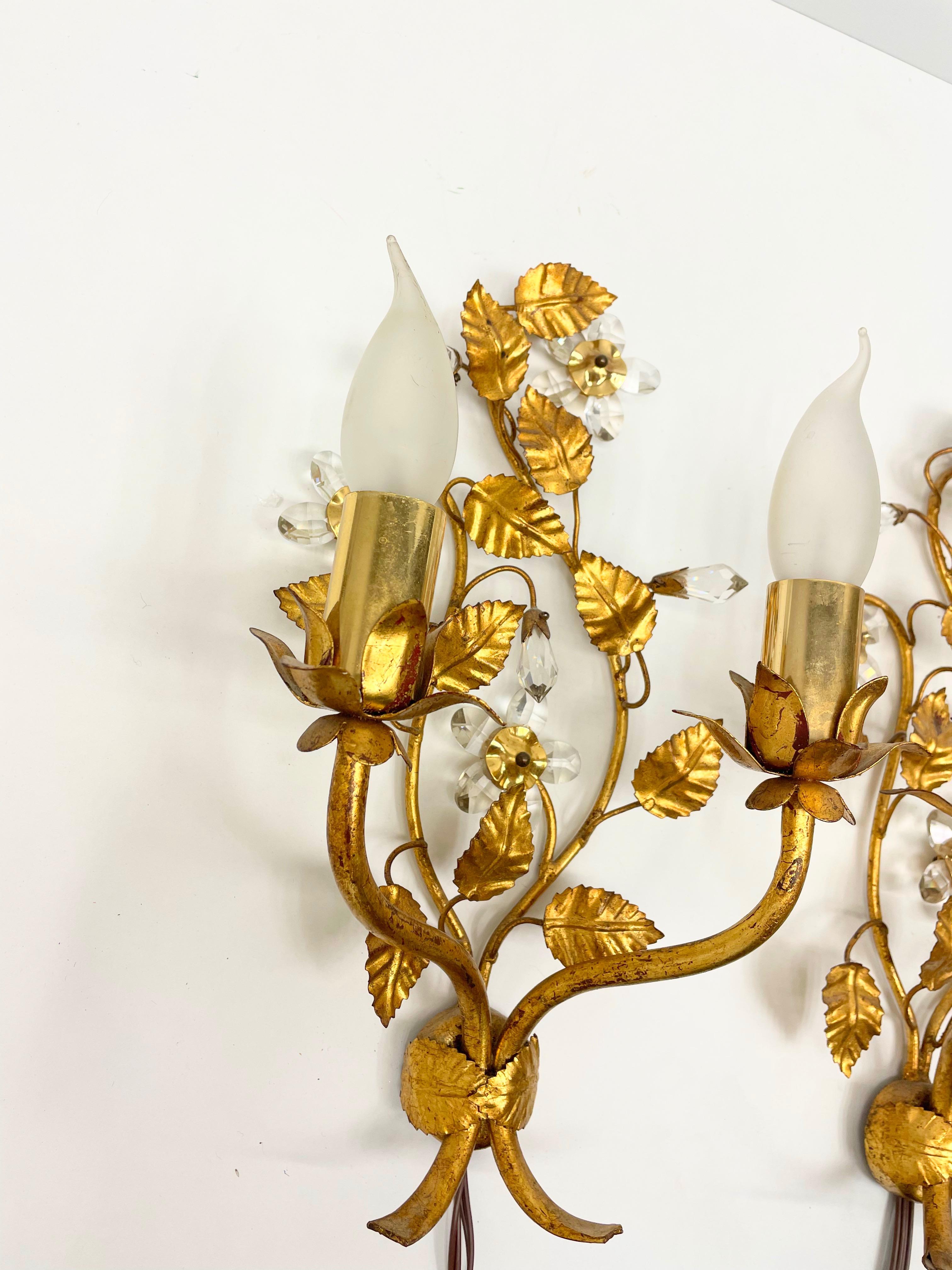 Mid-20th Century Pair of Italian Crystal Flower Gilt Wall Sconce by Banci Florence, Italy, 1950s