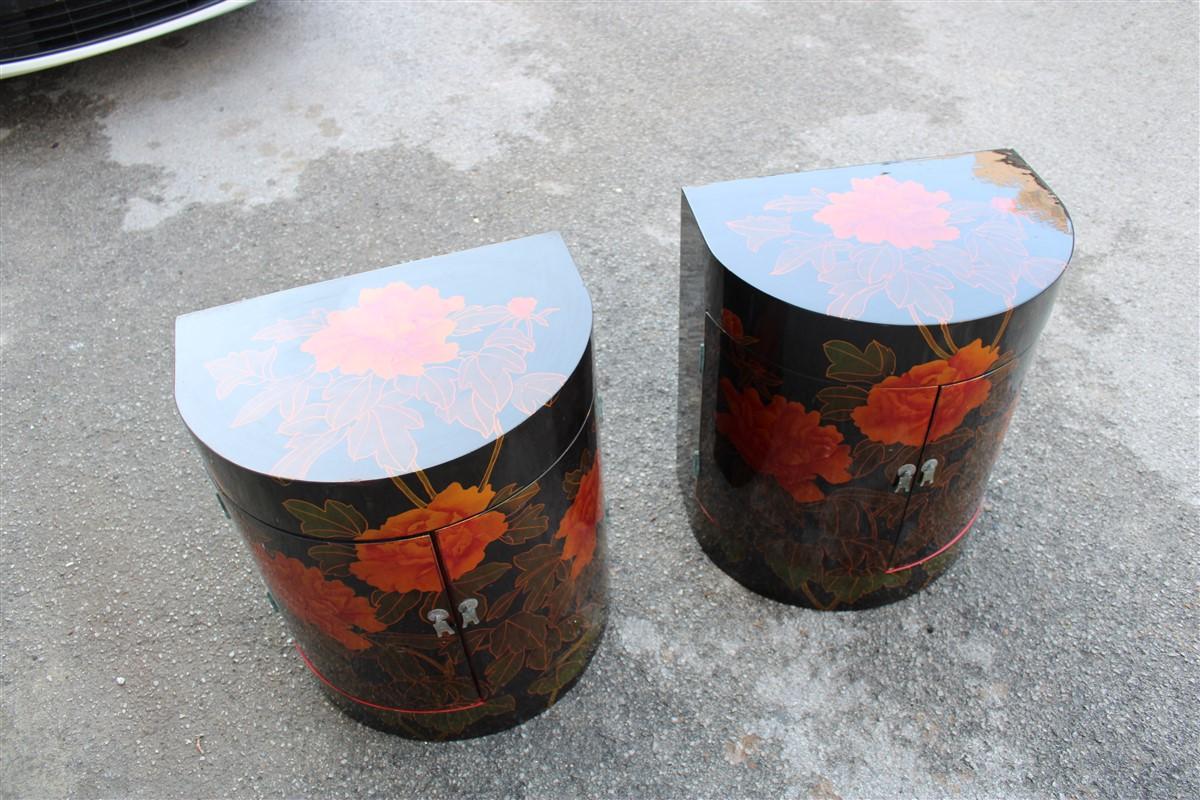 Pair Italian Decorative Night Stands Lacquered with Rounded Flowers and Leaves 3
