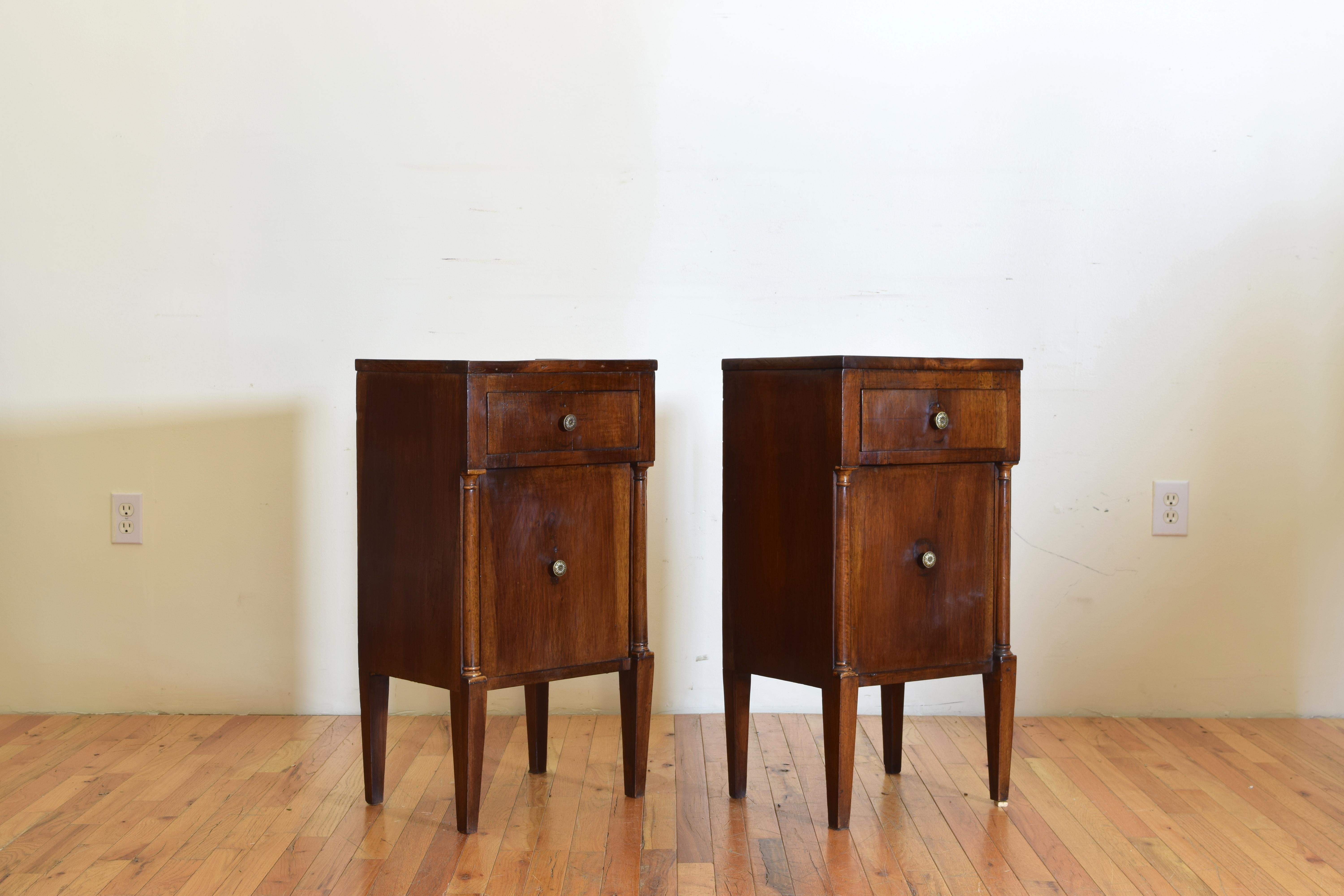 Pair of Italian Empire Period Walnut Bedside Cabinets, 19h Century In Good Condition In Atlanta, GA