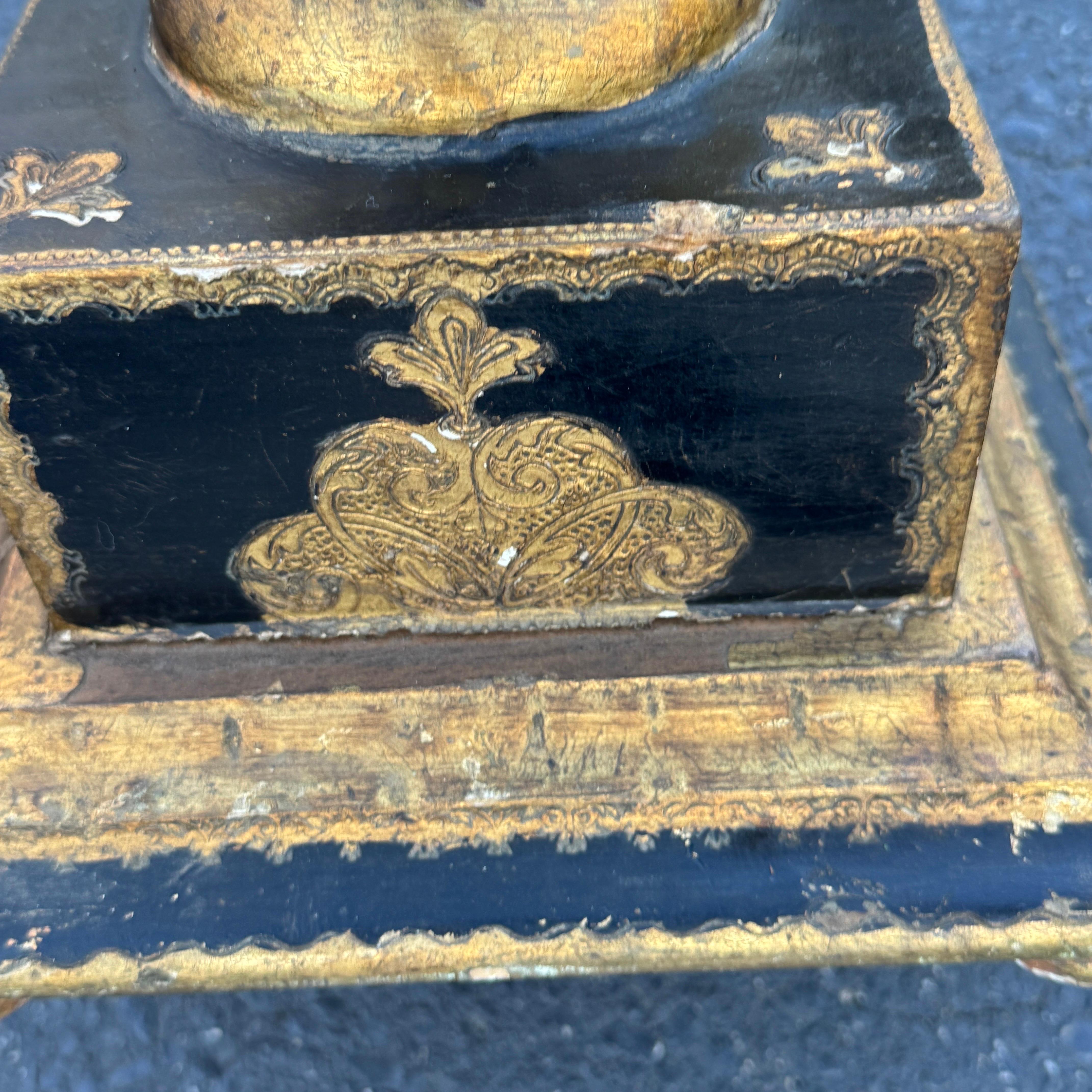 Pair Italian Florentine Black and Gold Gilt Pedestal Plant Stands For Sale 11
