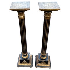 Paar italienische Florentine Schwarz und Gold vergoldet Pedestal Pflanzenständer