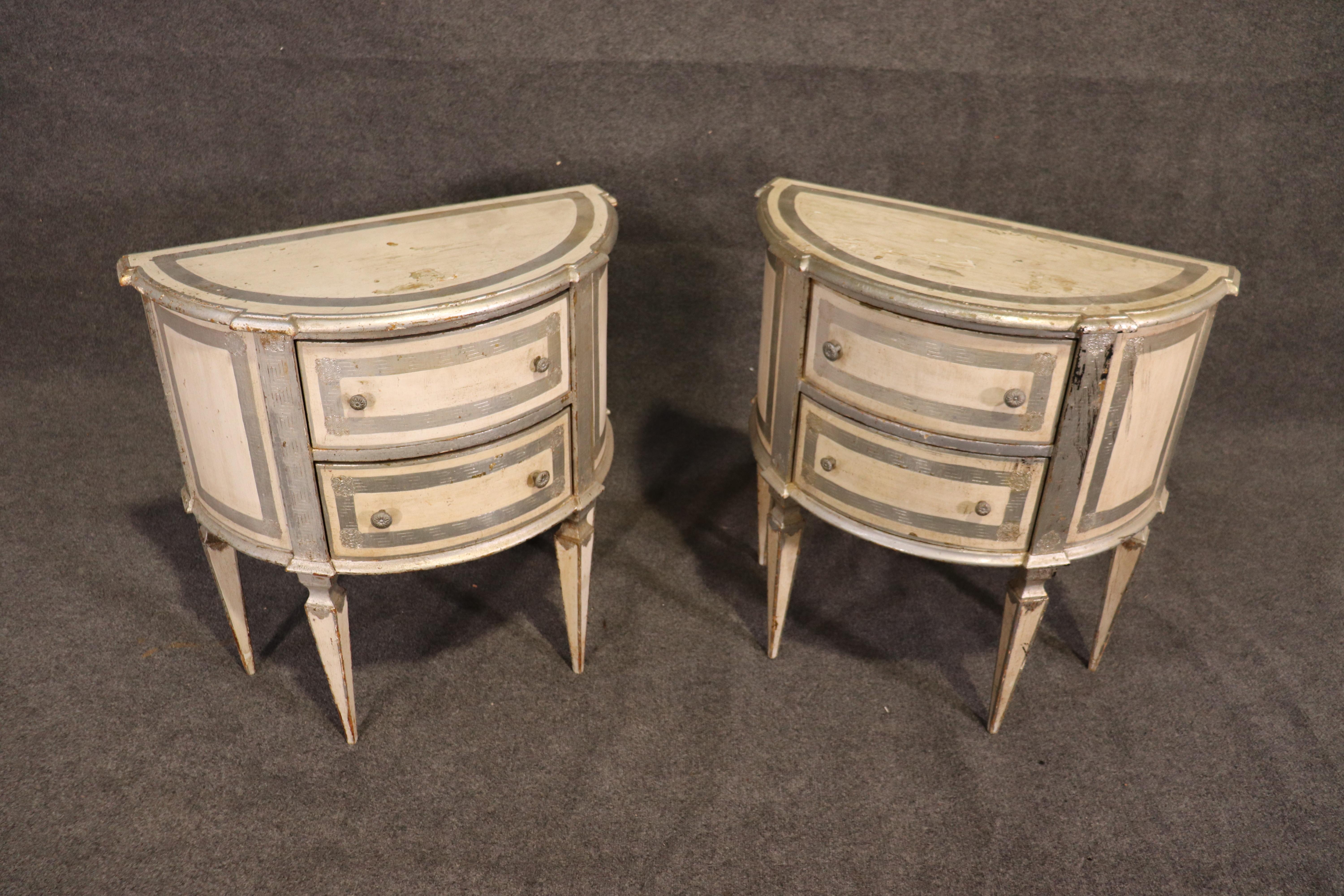 Italian Florentine Demilune Nightstands Commodes in Silver Leaf and White, Pair In Good Condition In Swedesboro, NJ