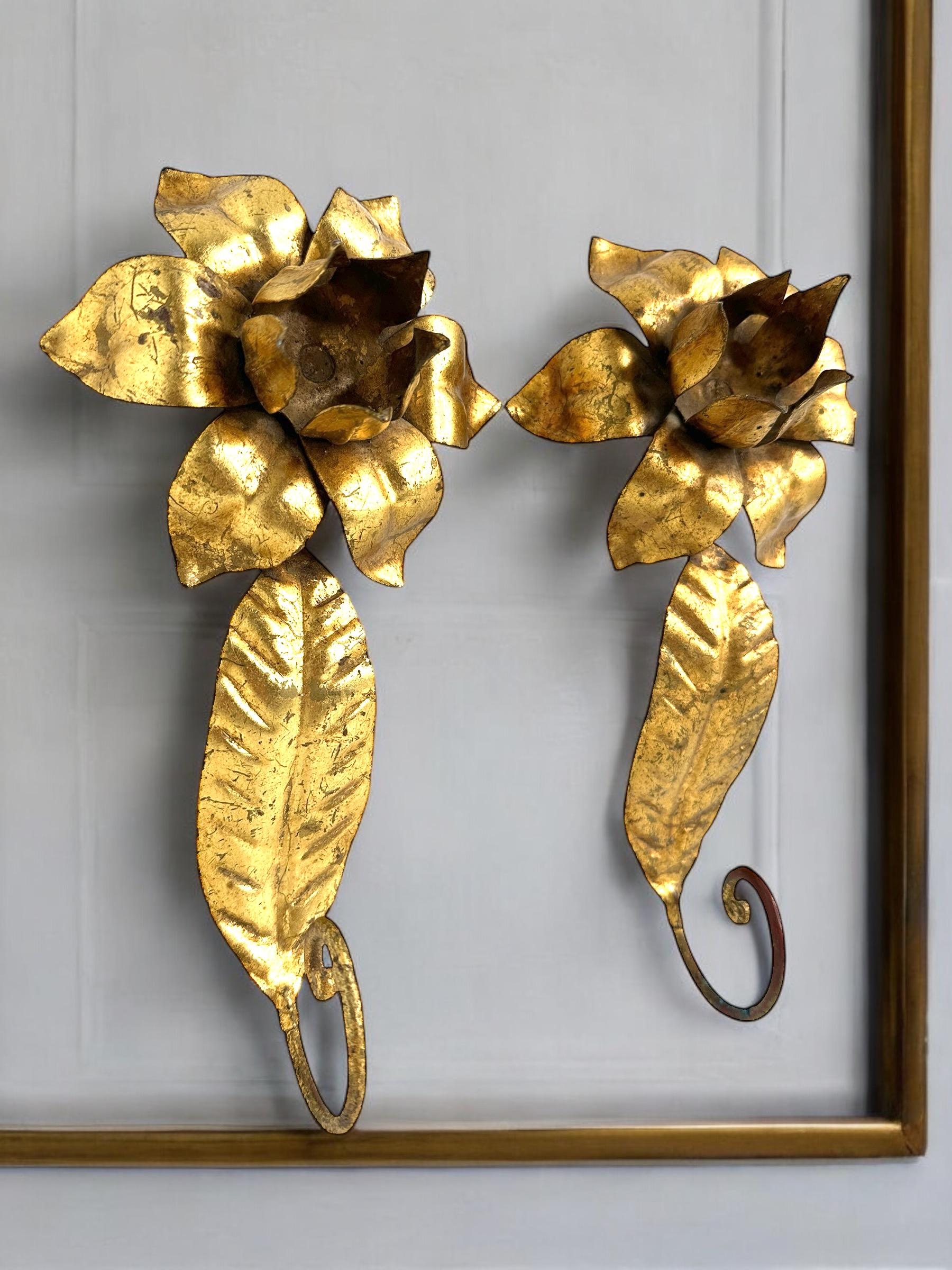 In offerta c'è un set di appendiabiti in metallo dorato italiano degli anni '50 assolutamente straordinario per il tuo ingresso. Una lieve patina e la perdita di vernice conferiscono a questi pezzi una dichiarazione di classe. Una bella aggiunta a