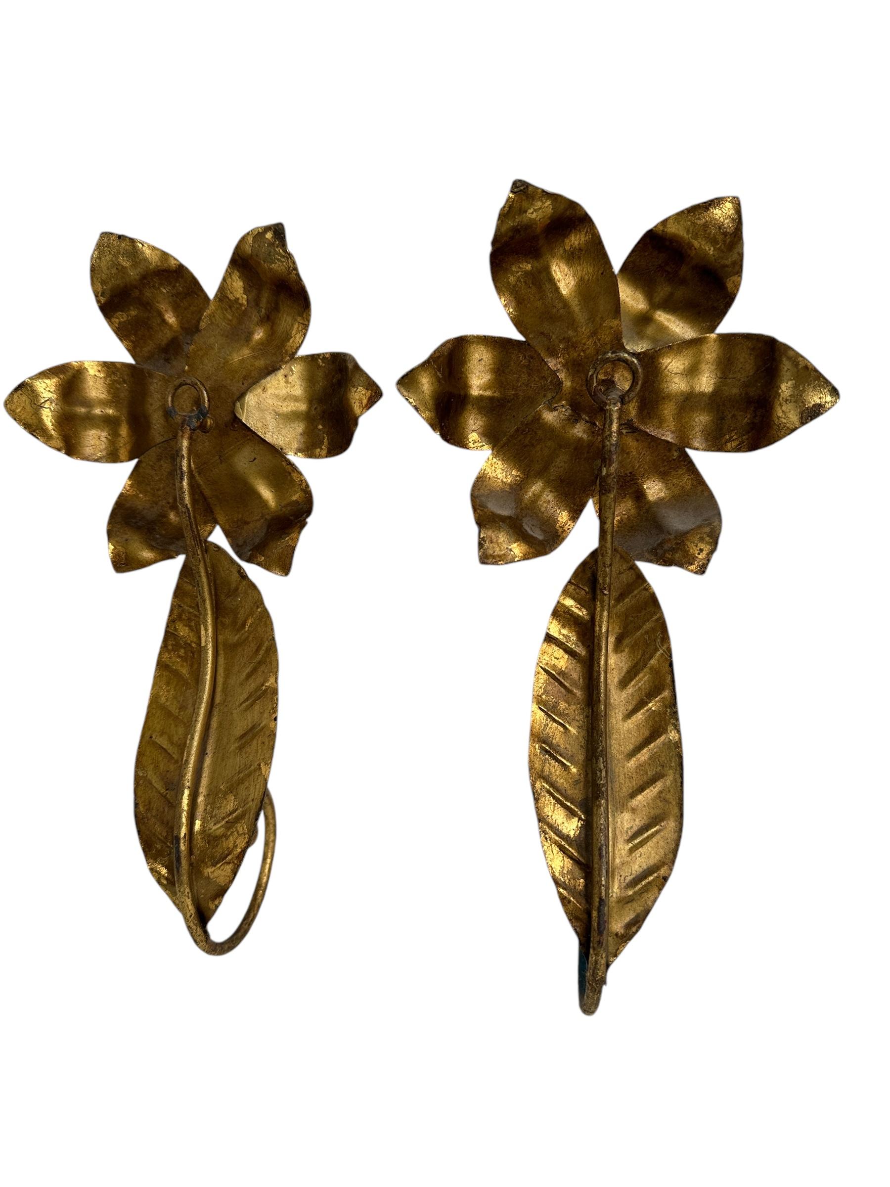 Coppia di ganci per cappotti in metallo dorato Florentine, anni '50 In condizioni buone in vendita a Nuernberg, DE