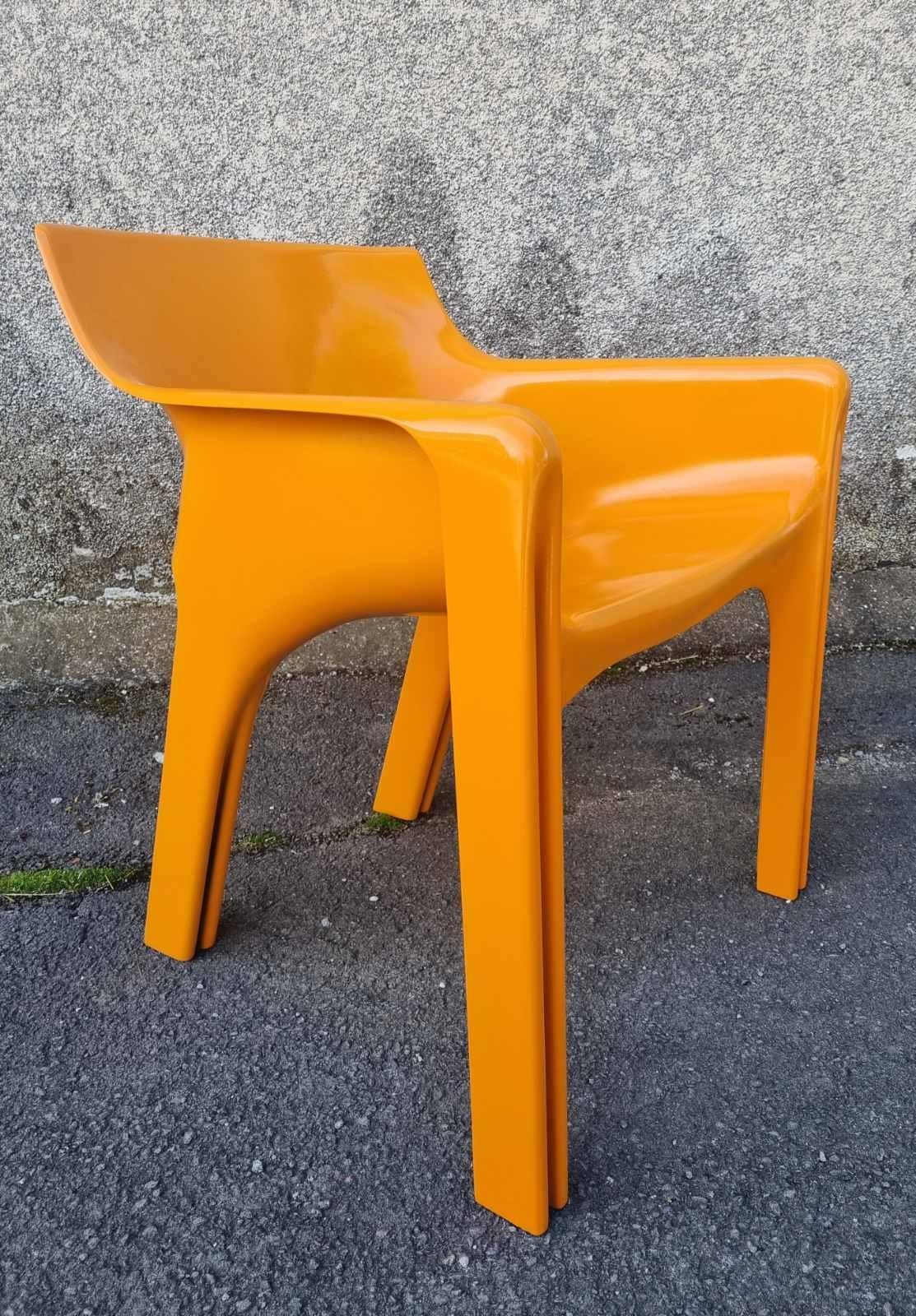 Paire de chaises Gaudi italiennes conçues par Vico Magistretti pour Artemide, Italie, années 70 en vente 7