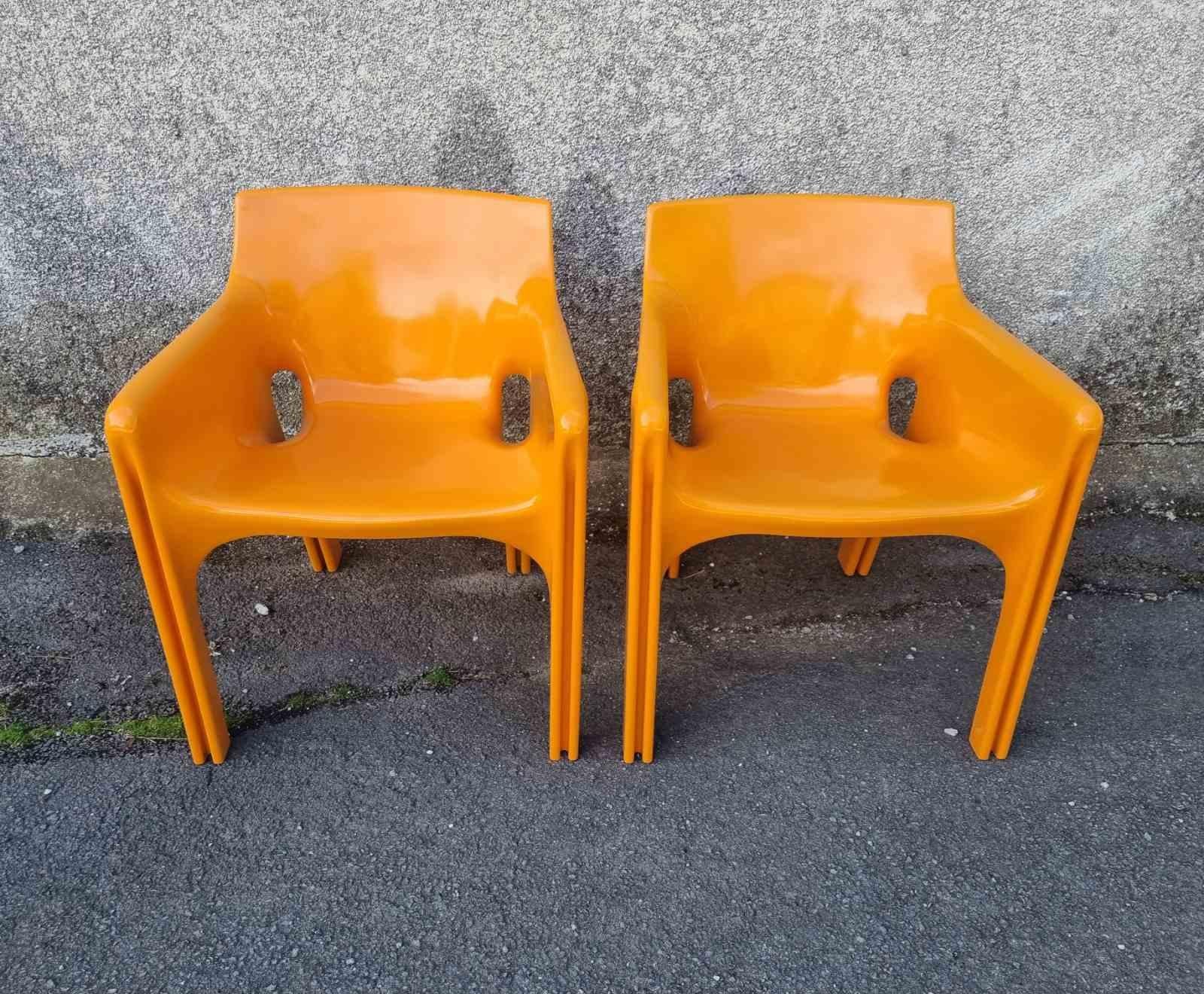 Paire de chaises Gaudi italiennes conçues par Vico Magistretti pour Artemide, Italie, années 70 en vente 1