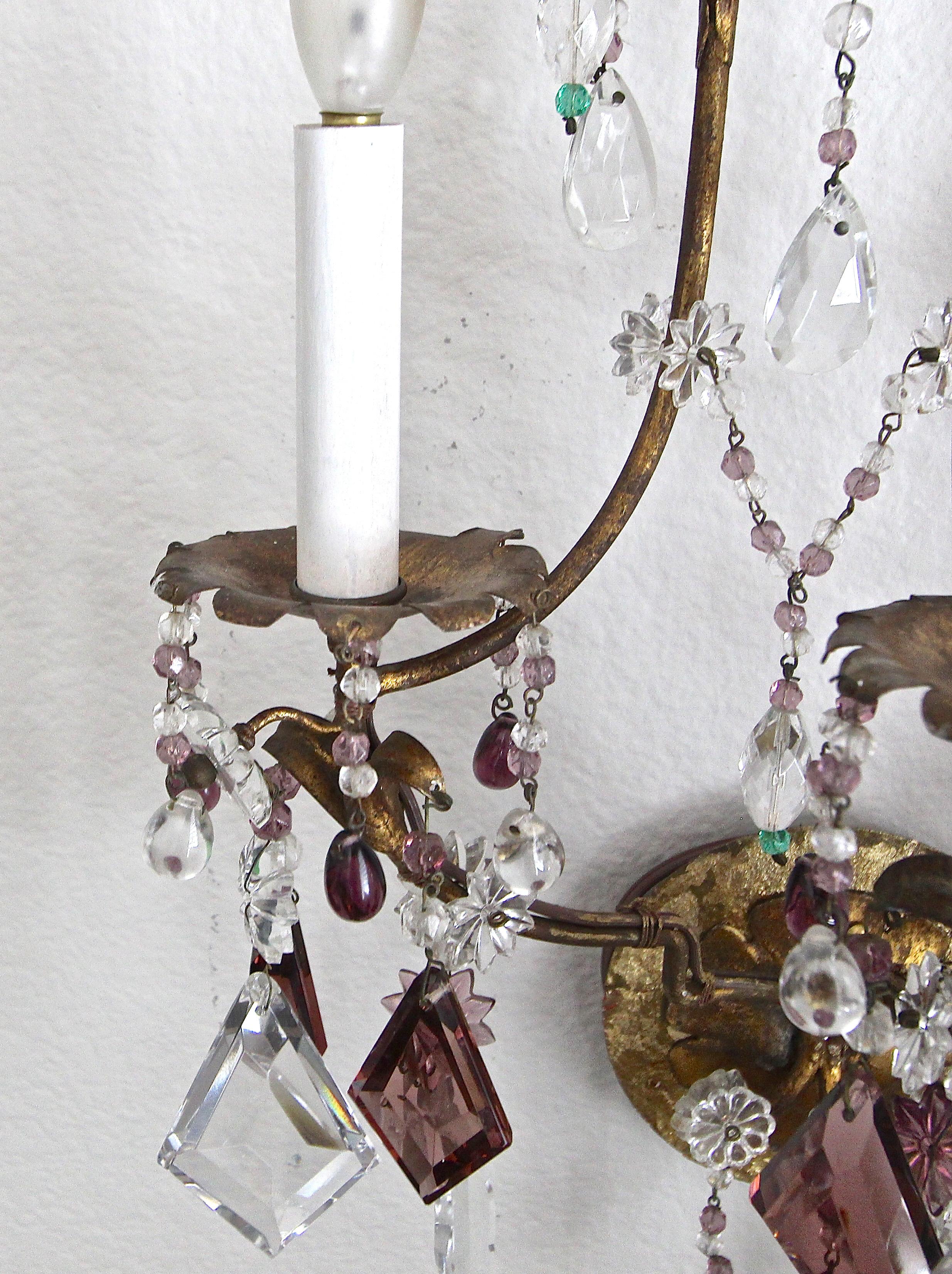 Paar italienische vergoldete Metall-Kristall-Perlen-Amethyst-Wandleuchter im Angebot 5
