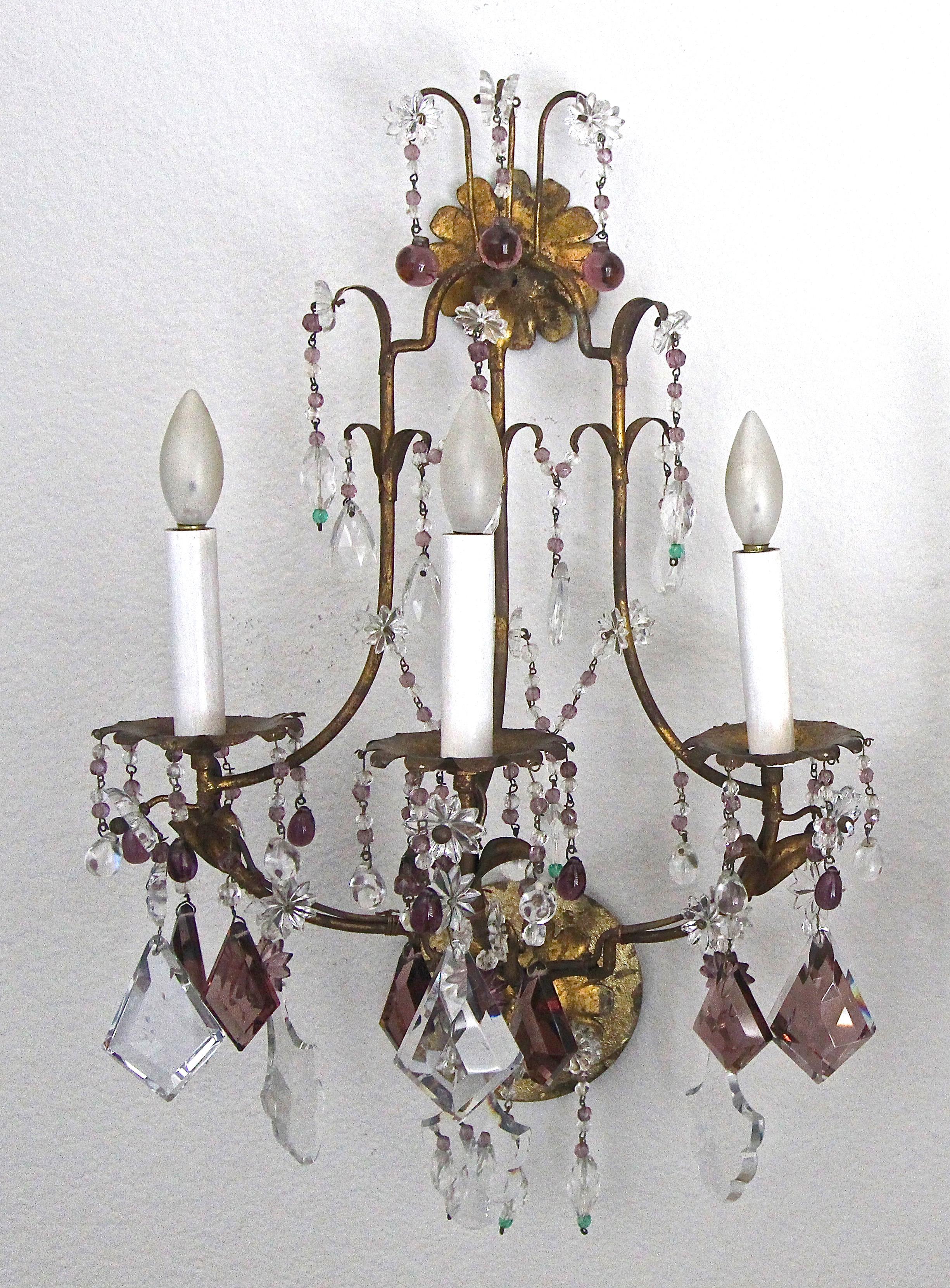 Paar italienische vergoldete Metall-Kristall-Perlen-Amethyst-Wandleuchter im Angebot 12