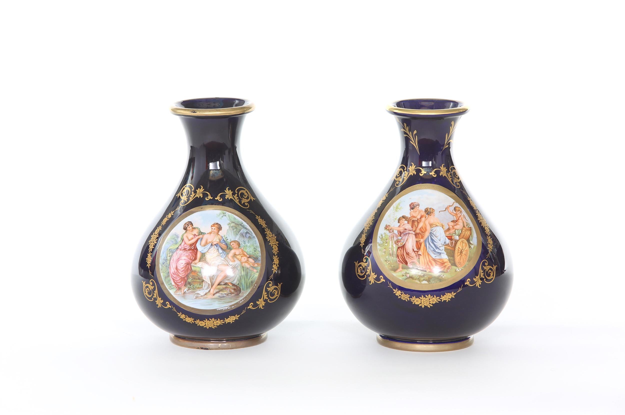 Pair Italian Gilt Porcelain Decorative Vases 6