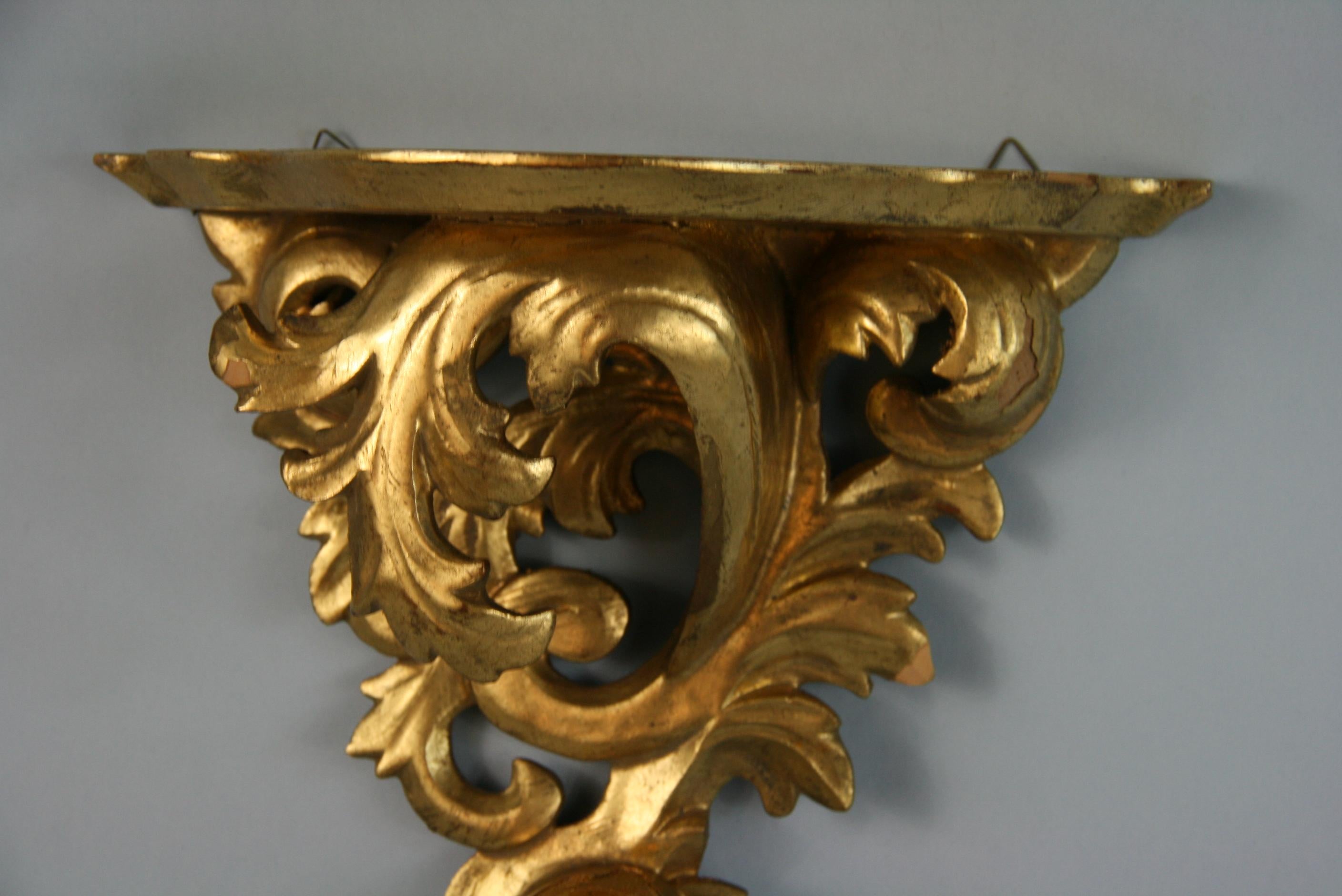 Antique Pair Italian Gilt Wood Hand Carved Wall Shelves / Brackets 1940 In Good Condition In Douglas Manor, NY