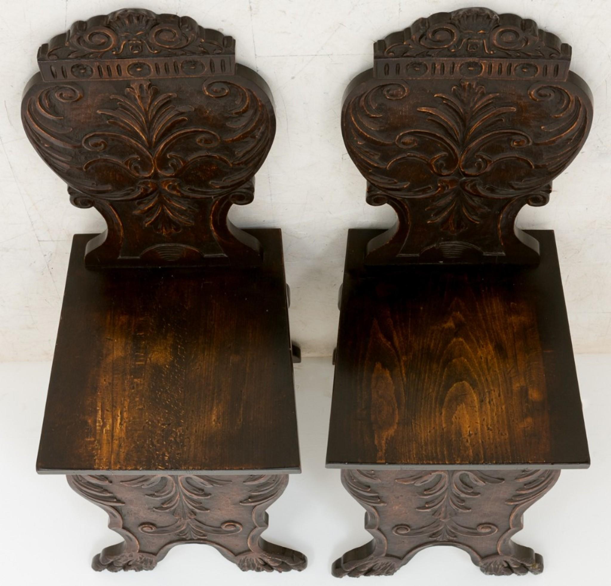 Paar italienische Flurstühle, handgeschnitzt, Limonenholz, um 1890 (Holz) im Angebot