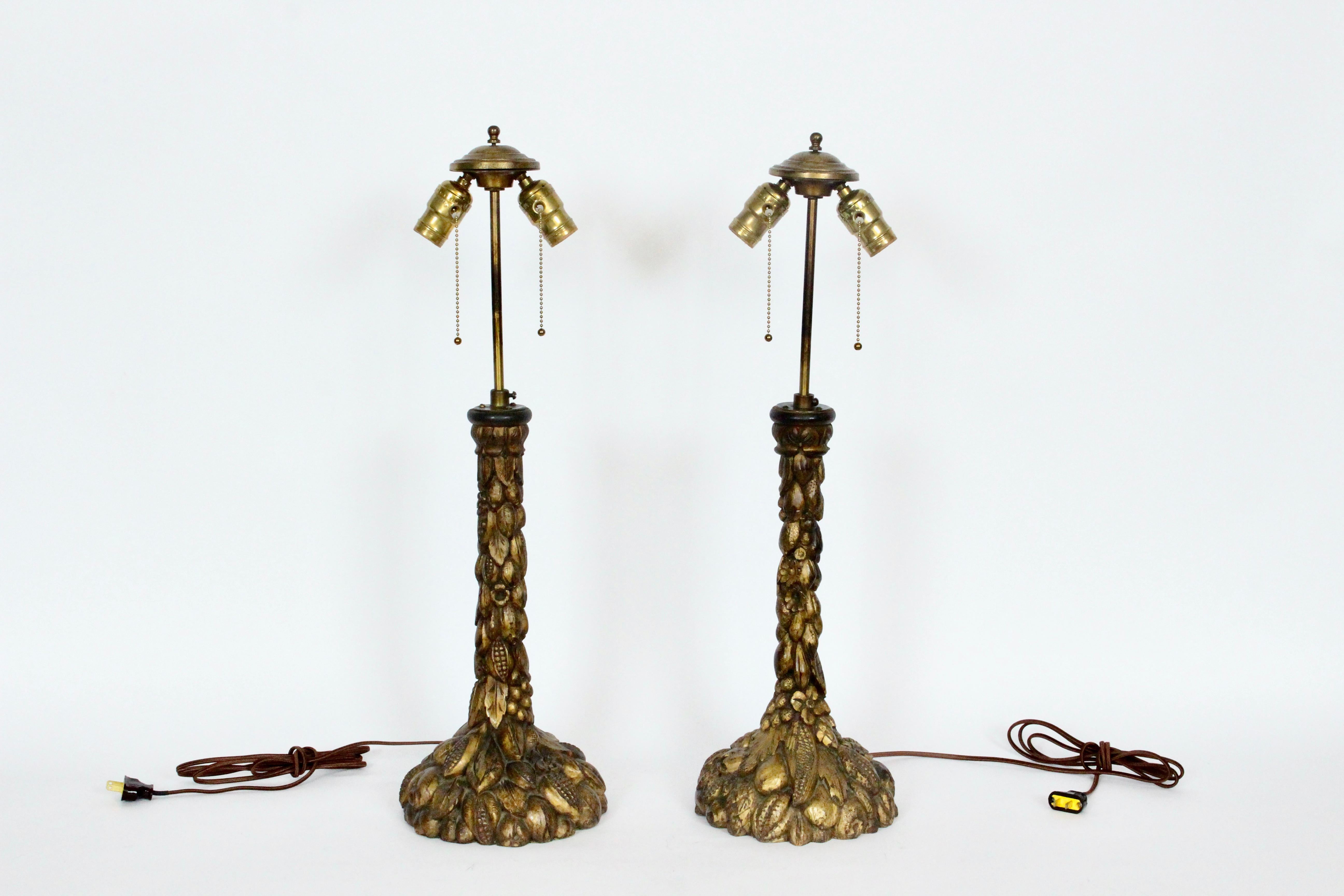 Paire de lampes de bureau italiennes en bois sculpté à la main et bronze doré, années 1920 en vente 11
