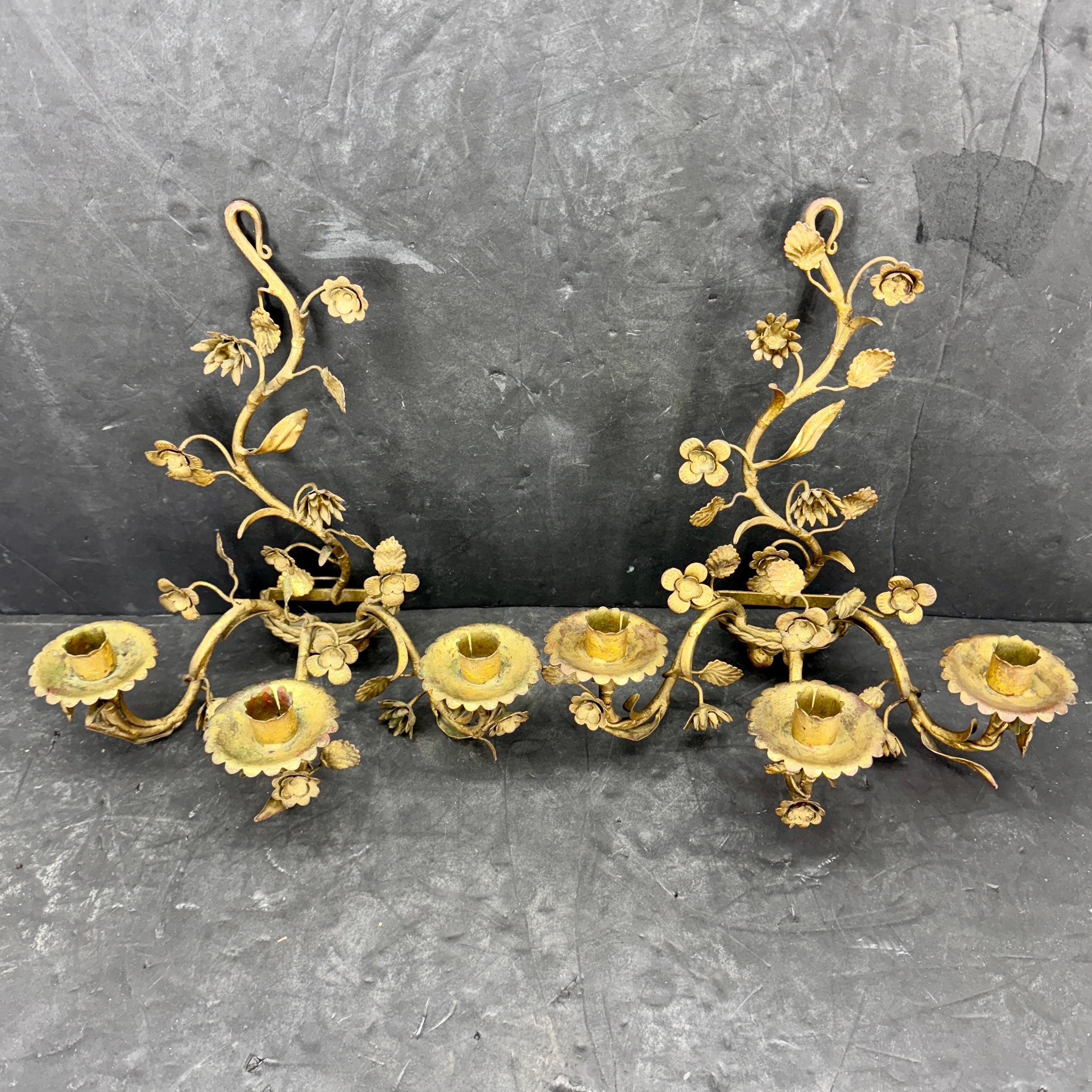 Hand-Crafted Pair Italian Hollywood Regency Gold Gilt Tole Floral Wall Sconces For Sale