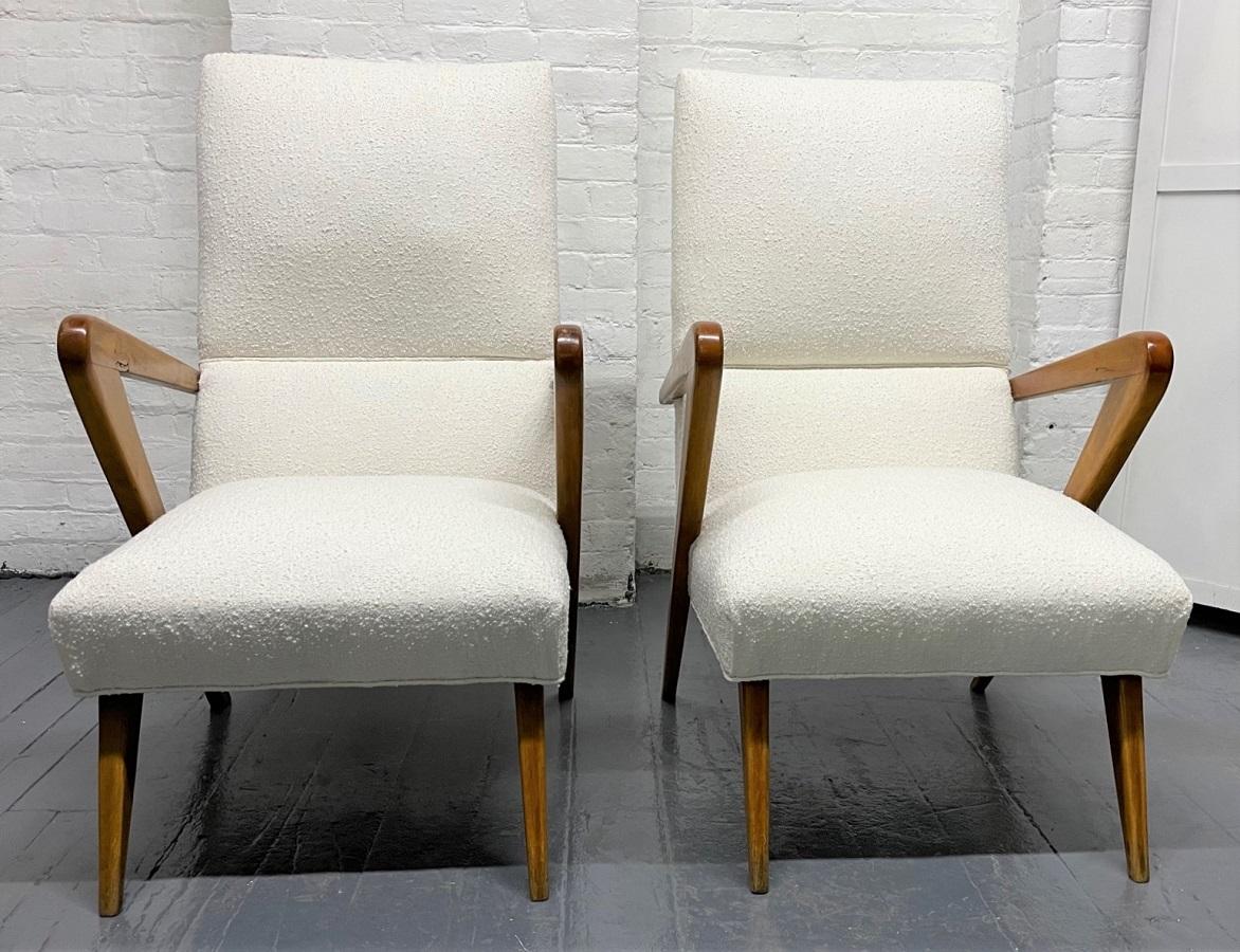 Mid-Century Modern Pair Italian Lounge Chairs Style of Gio Ponti in Boucle  For Sale