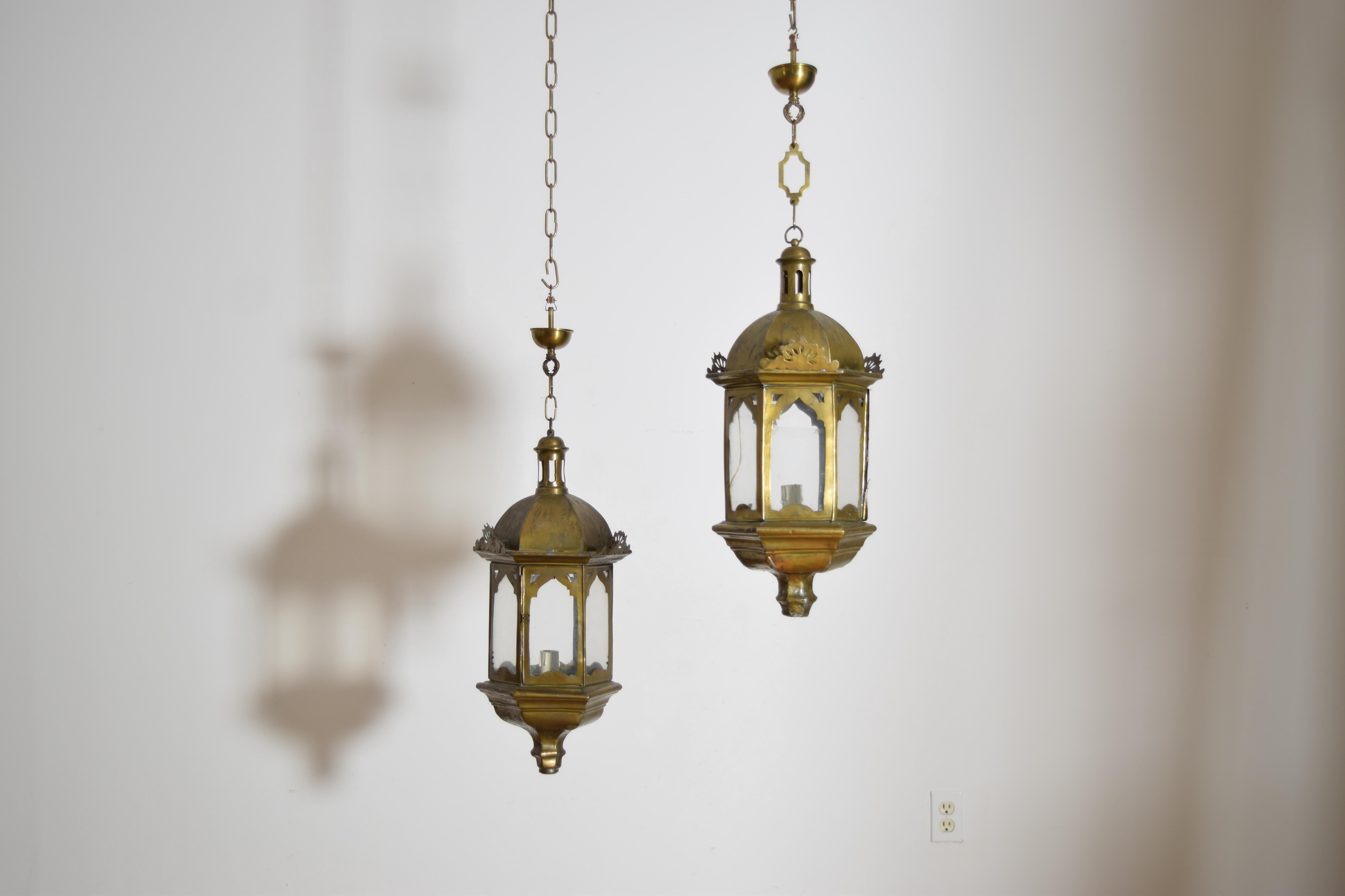 Louis XIV Pair Italian LXIV Period Hexagonal Brass Lanterns, 1st half 18th century For Sale