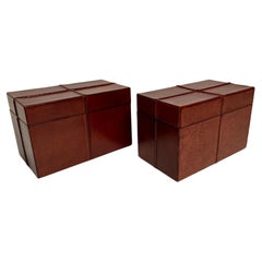 Pareja de cajas italianas de cuero cosidas a mano de mediados del siglo XX