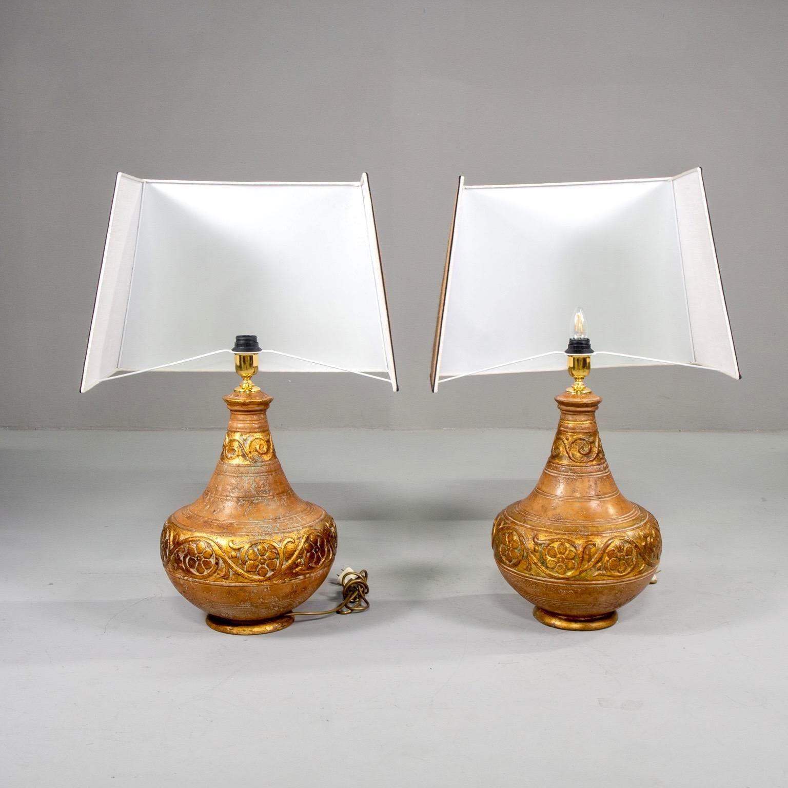 Zwei italienische Keramiklampen aus der Mitte des Jahrhunderts mit Leopardenmuster-Schirmen (Moderne der Mitte des Jahrhunderts)