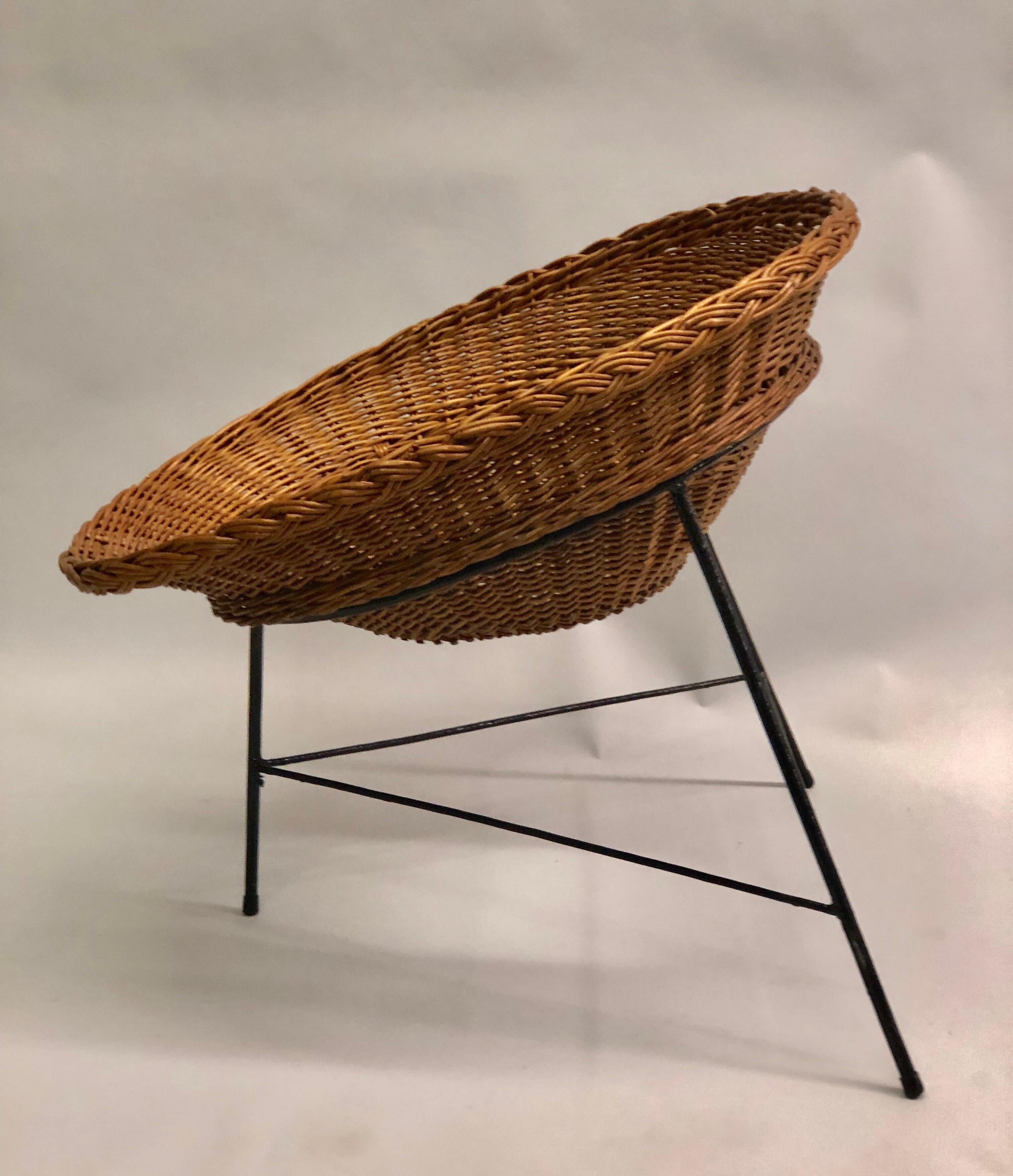 Sedie da salotto in ferro e rattan della metà del secolo scorso, attribuite ad Augusto Bozzi, coppia in vendita 4