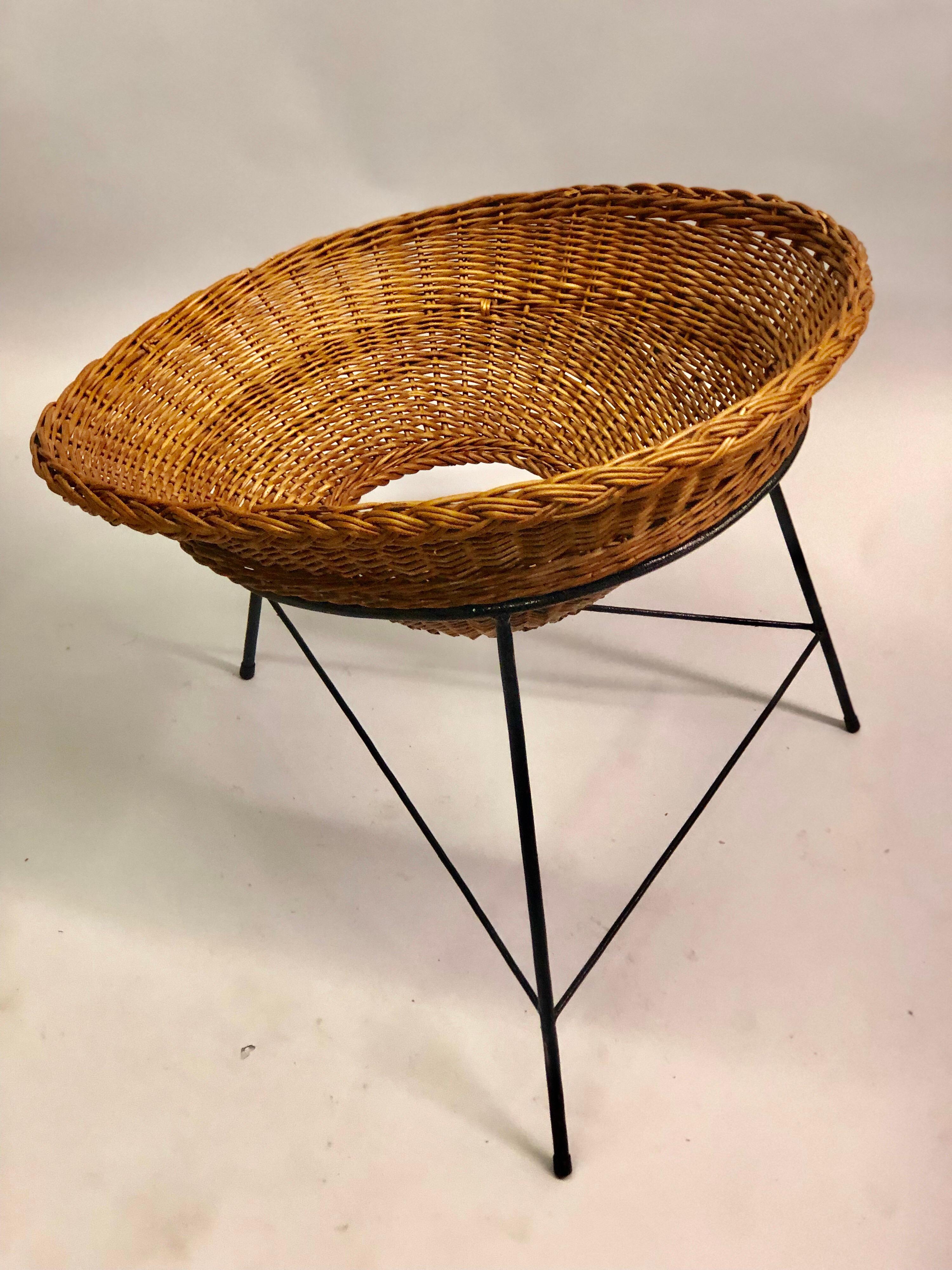 20th Century Italian Mid-century Iron and Rattan Lounge Chairs Augusto Bozzi Attributed, Pair For Sale