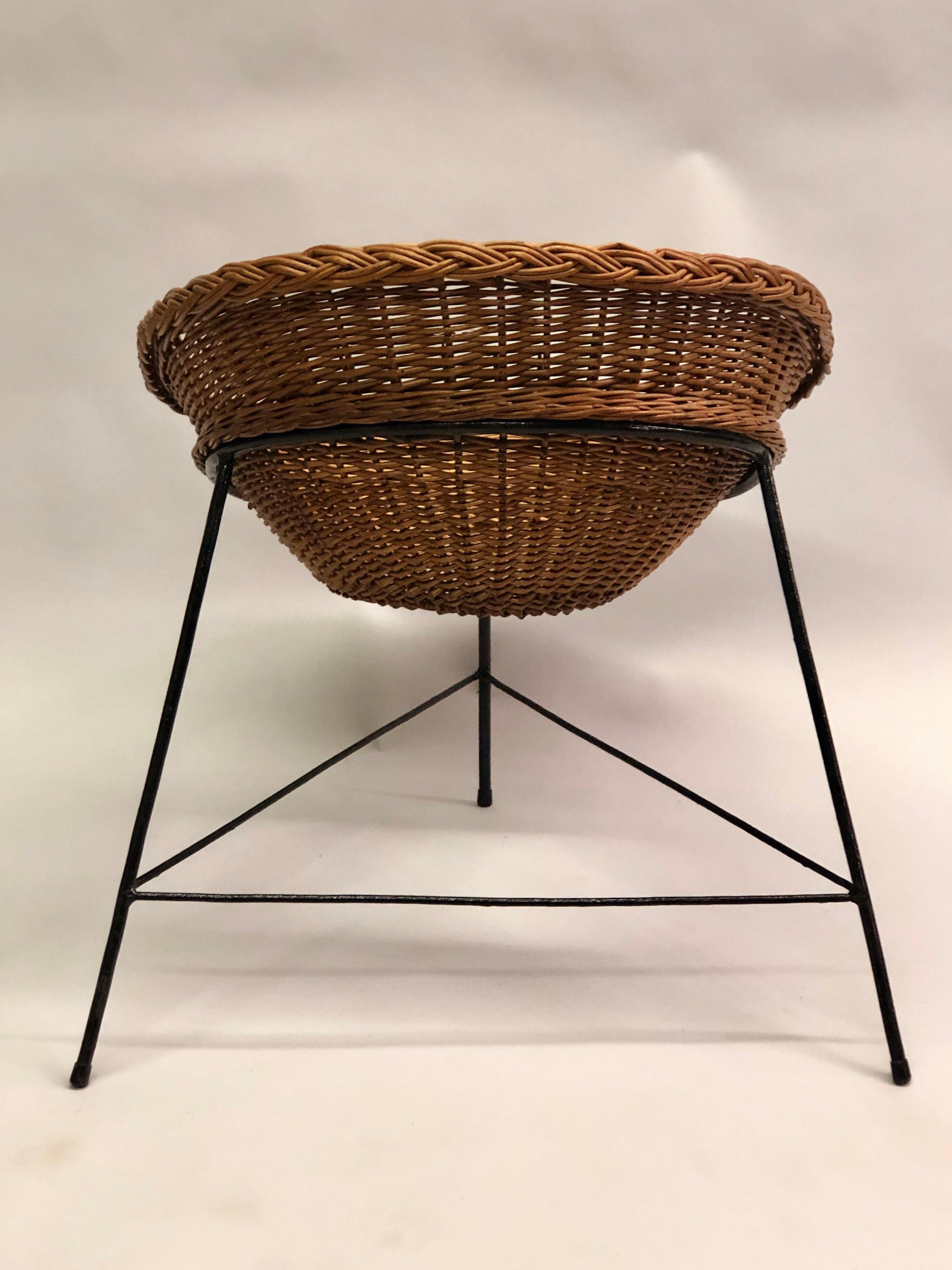 Italian Mid-century Iron and Rattan Lounge Chairs Augusto Bozzi Attributed, Pair For Sale 1