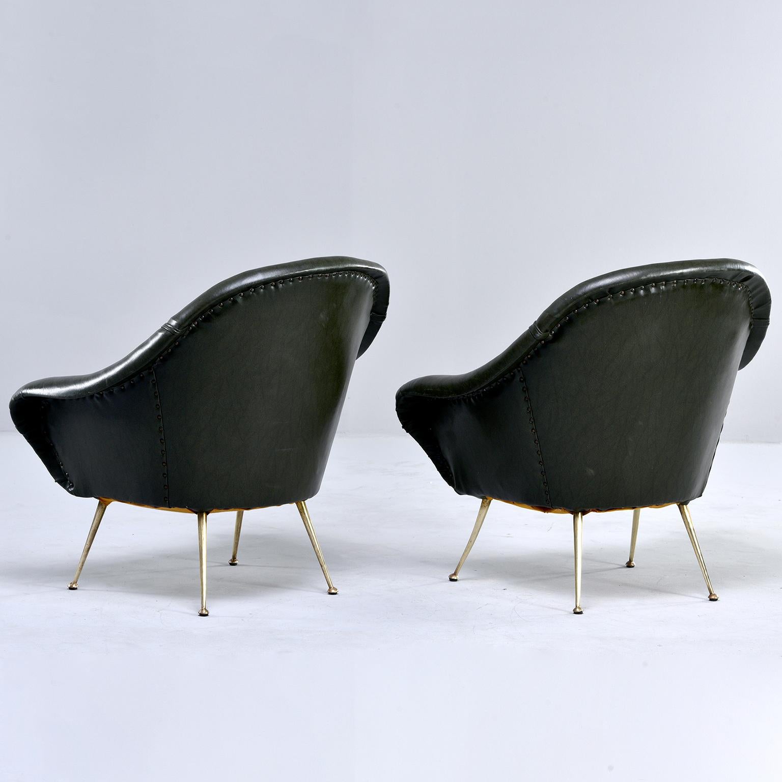 Pair Italian Midcentury Lounge Chairs in Manner of Minotti In Good Condition In Troy, MI